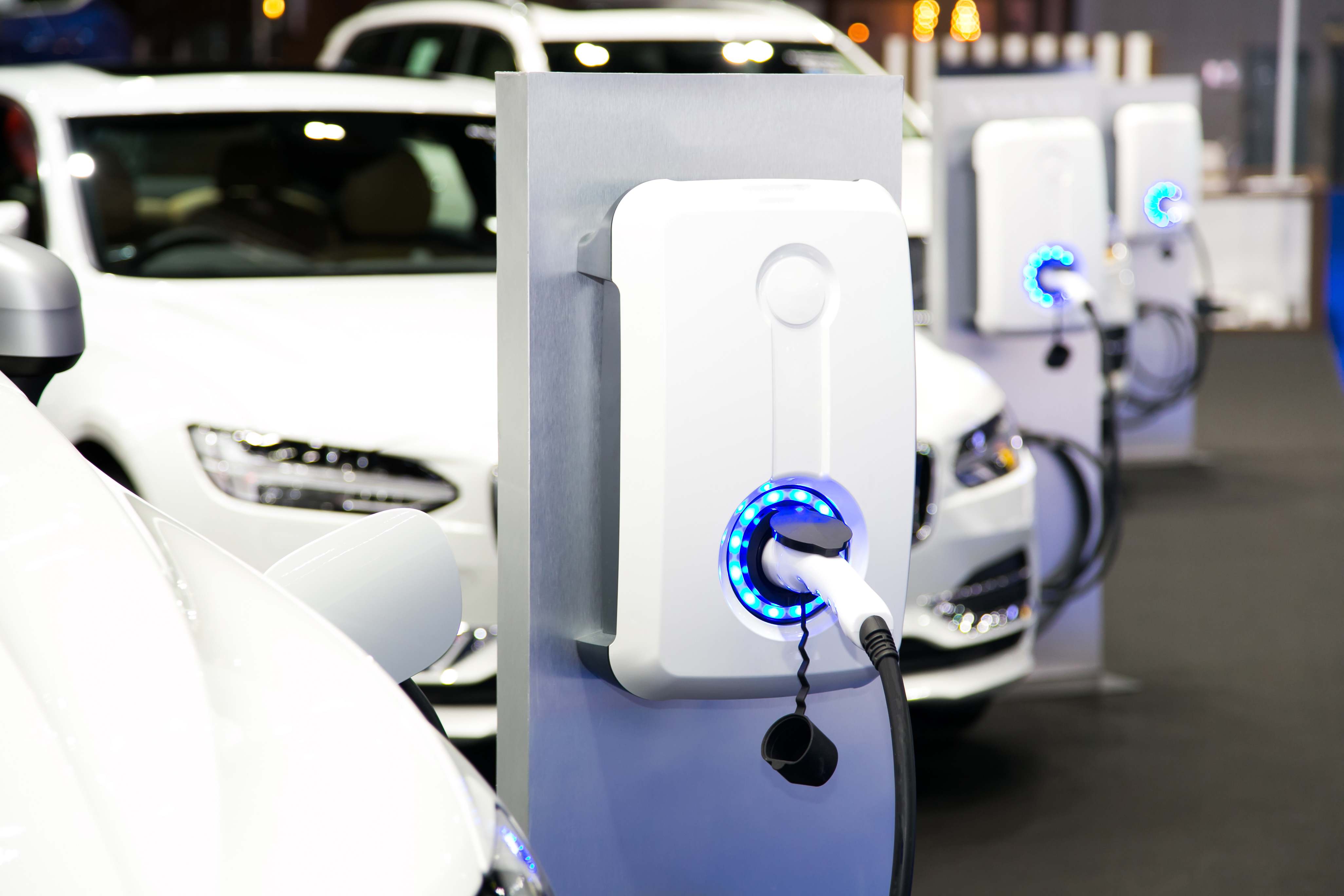 Un parking de carga para vehículos eléctricos