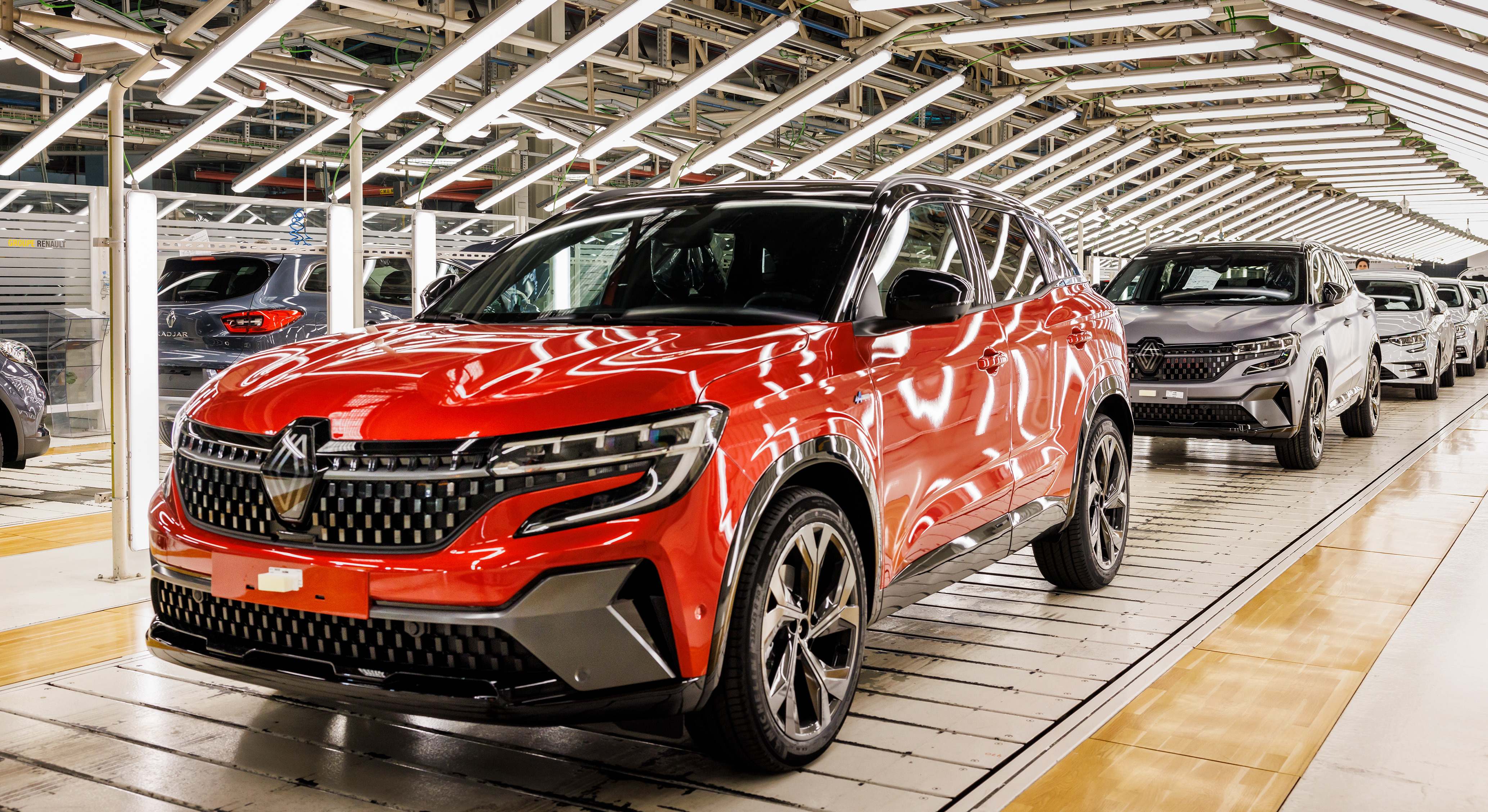 Línea de ensamblaje del Renault Austral en la planta de Palencia