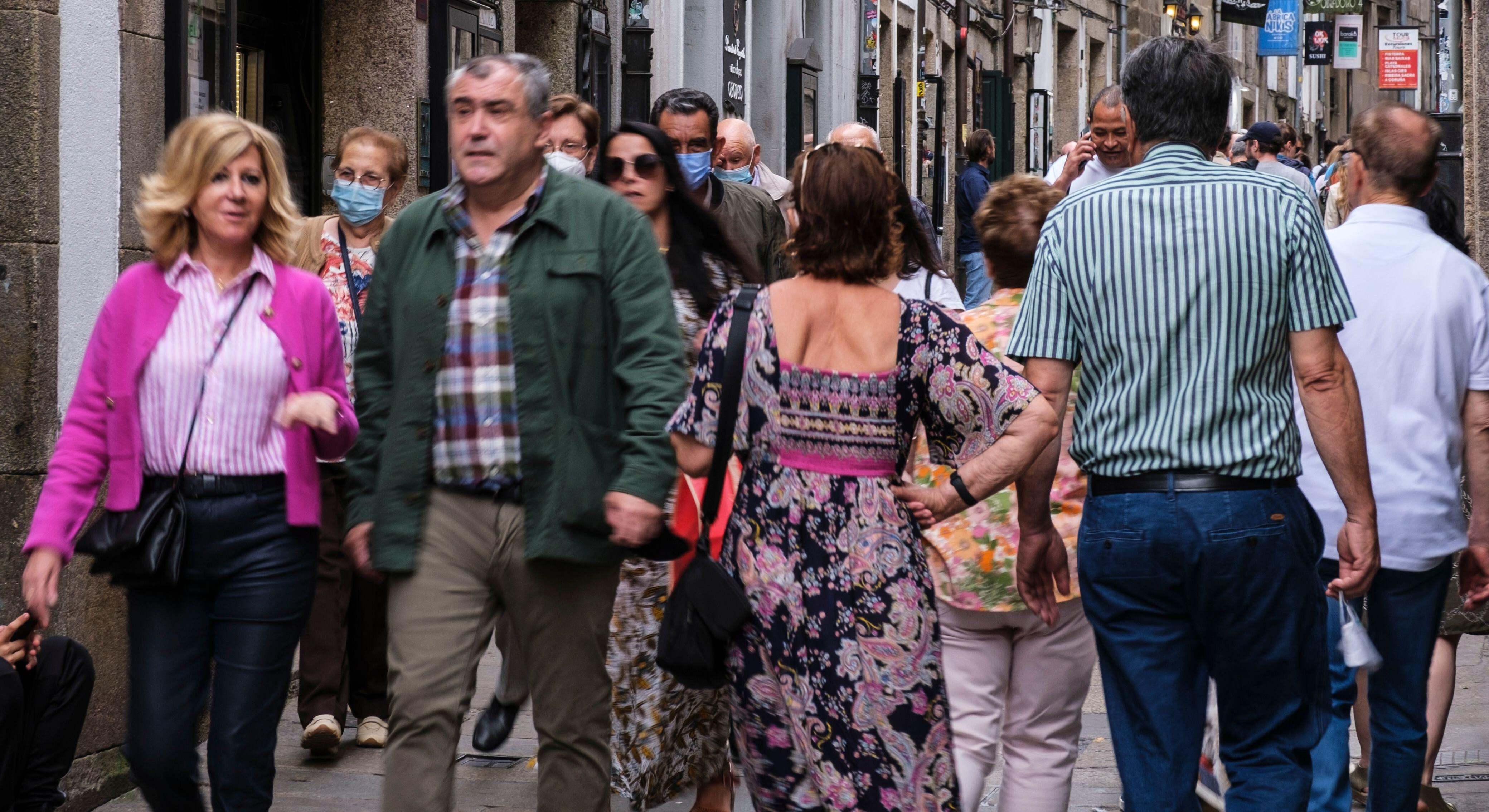 Gente paseando por la calle