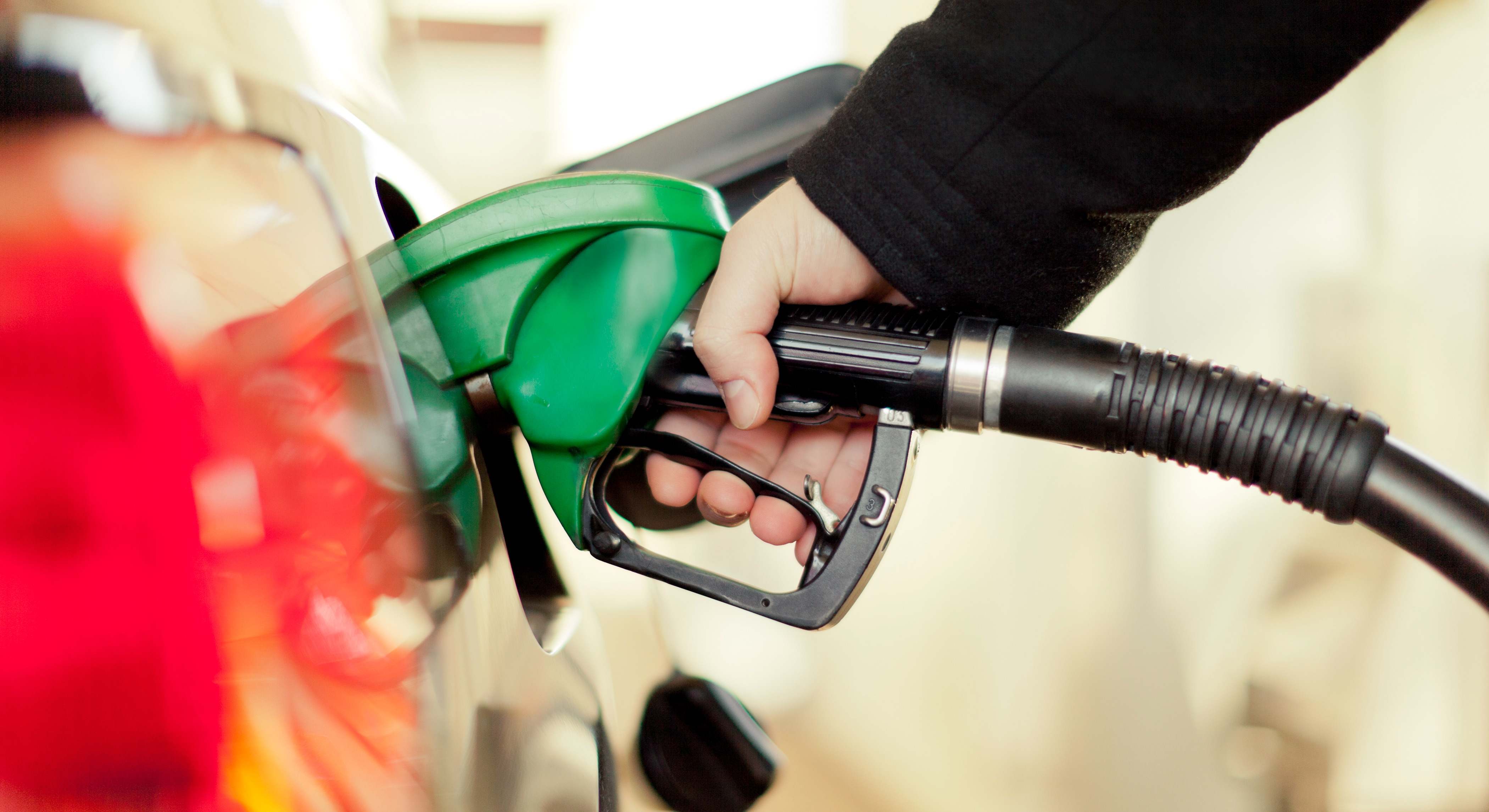 Echar gasolina