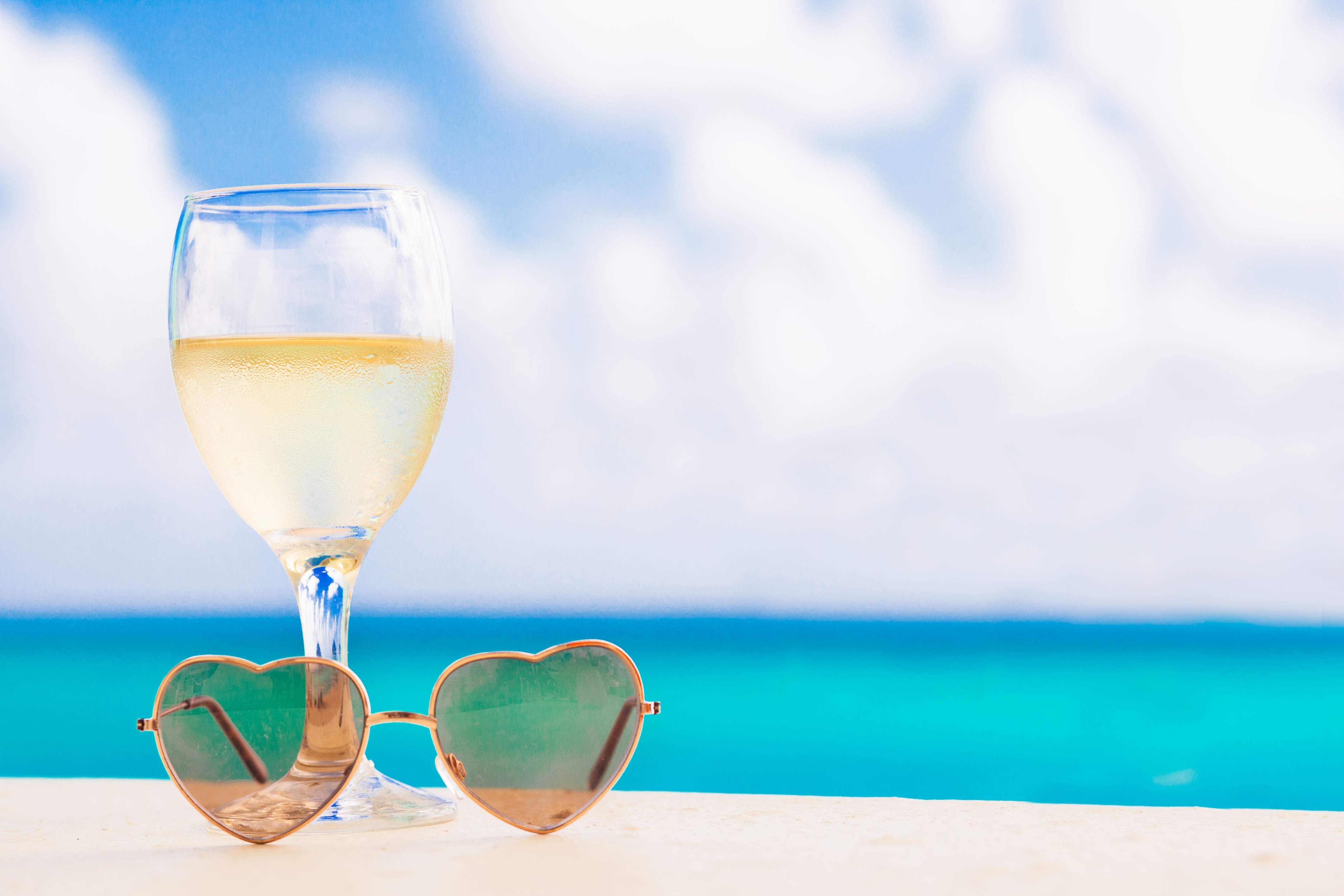 vino-blanco-dreamstime.jpg