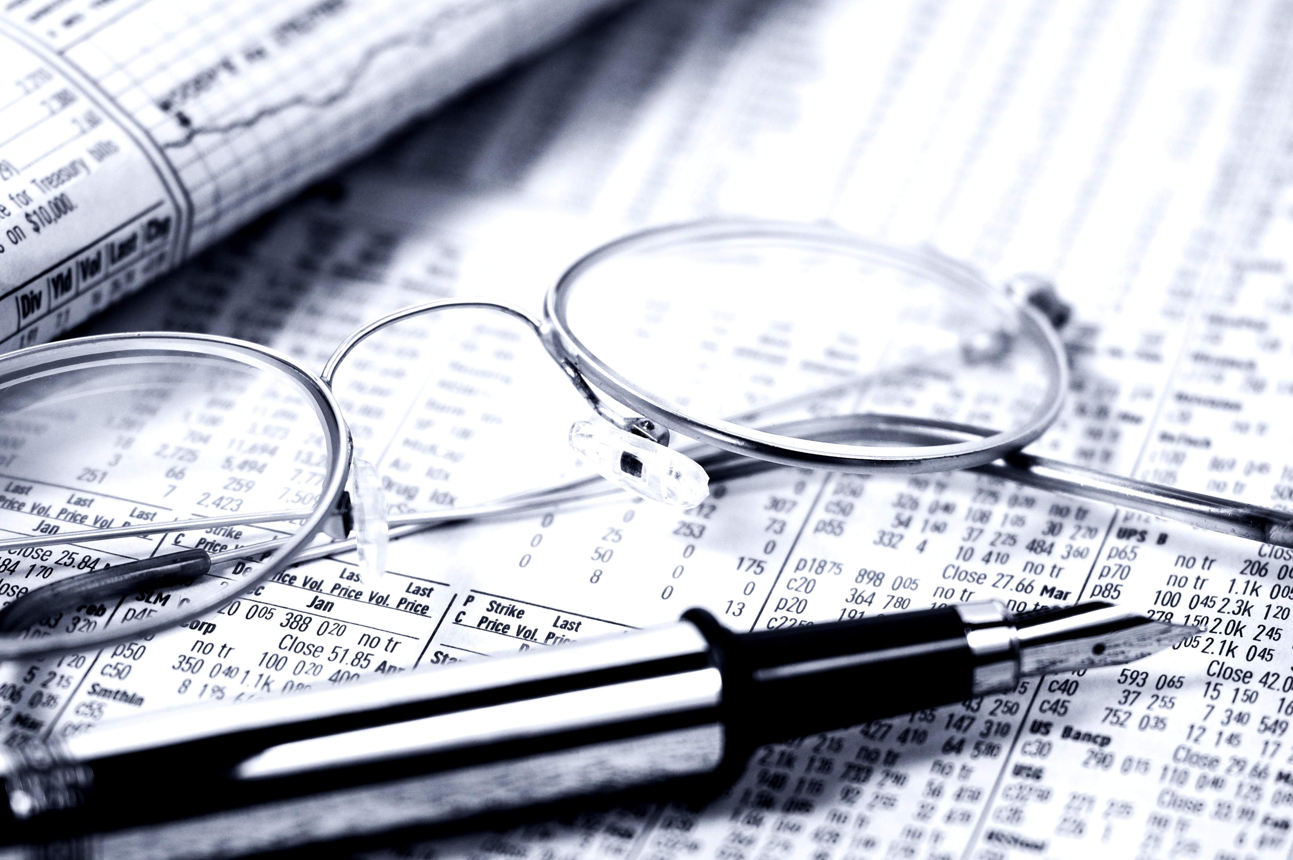 pluma-gafas-acciones.jpg