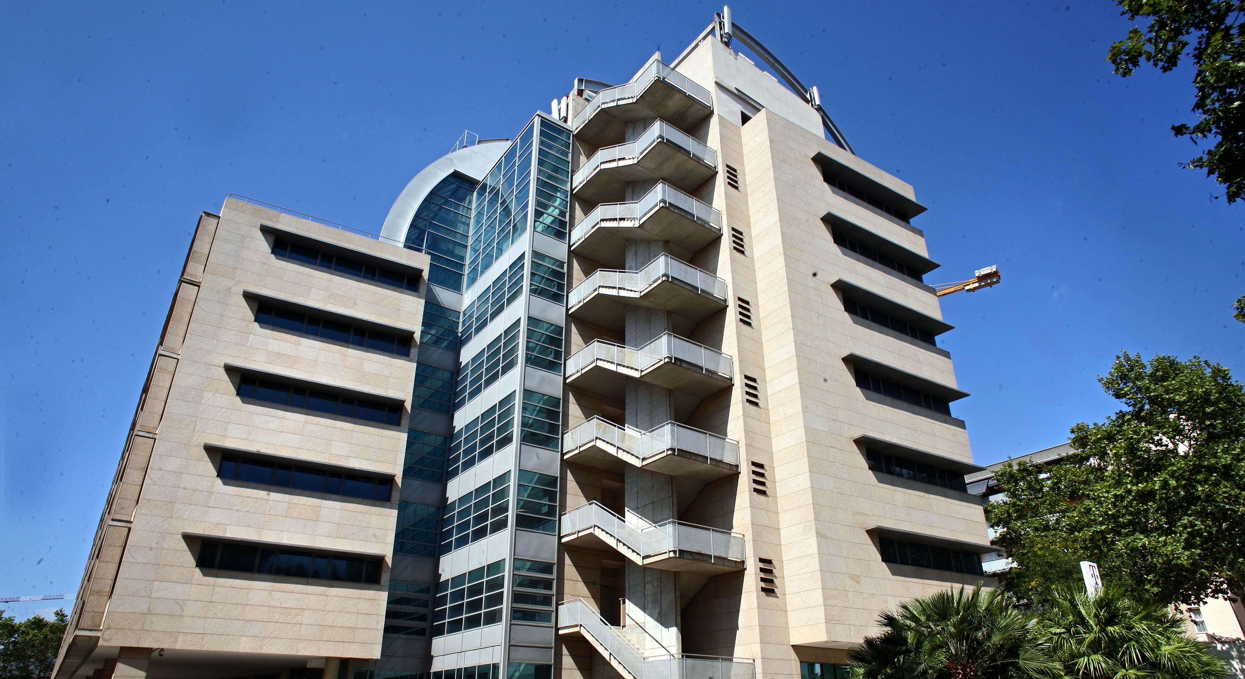 Edificio en calle Sancho de Ávila 110-130 en Barcelona. Antigua sede de T-Systems