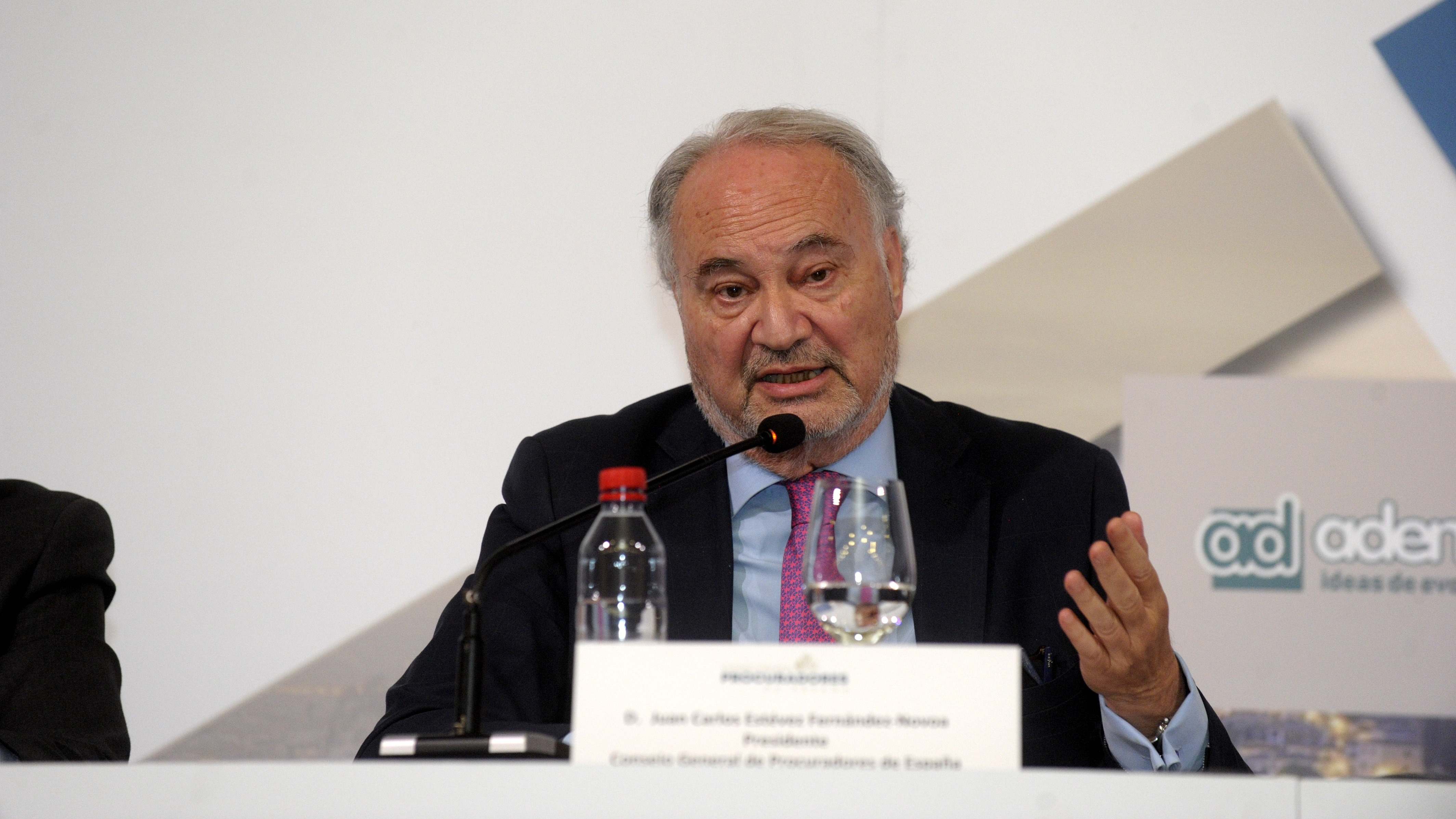 El presidente del Consejo General de Procuradores de España, Juan Carlos Estévez