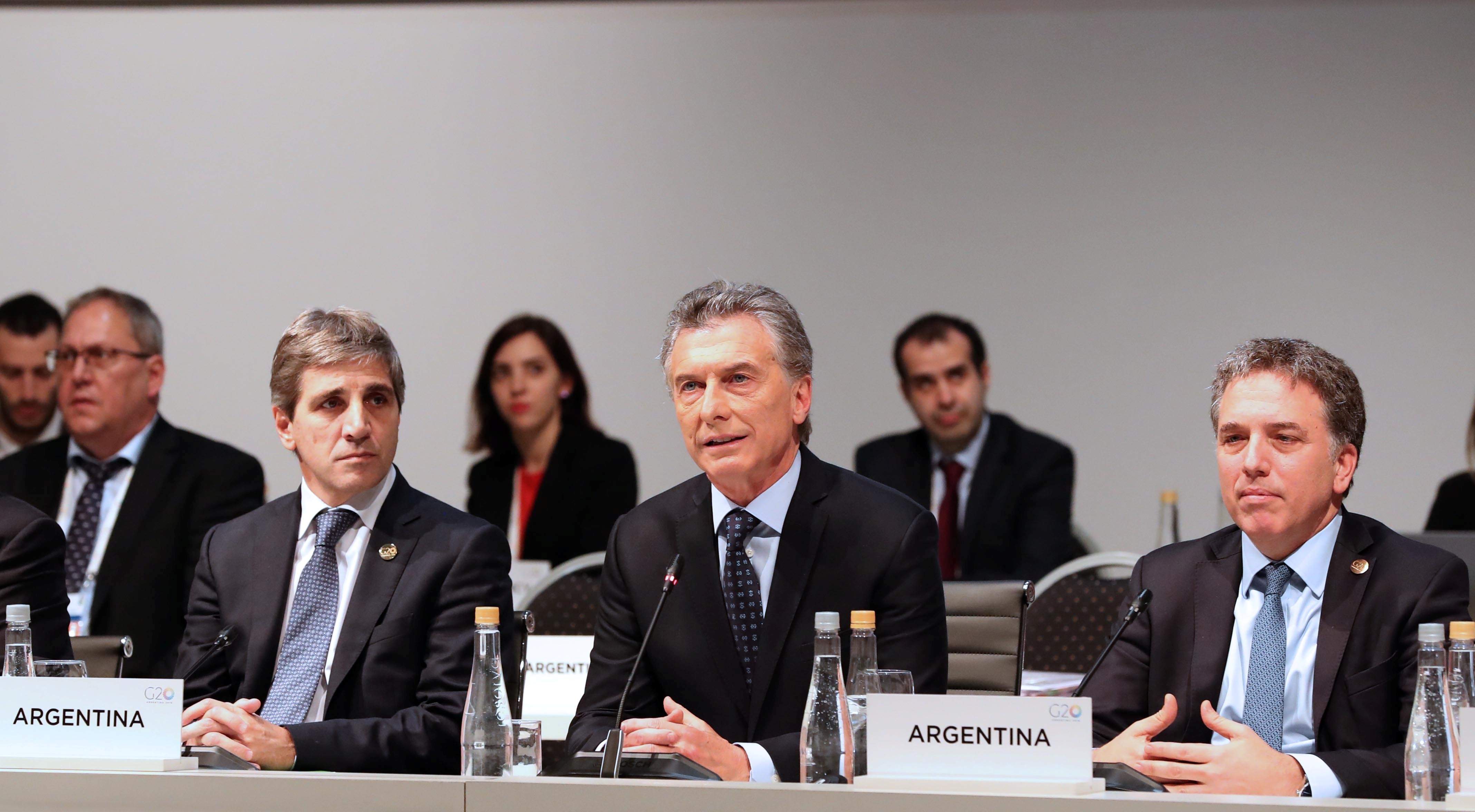argentina-macri-caputo.jpg