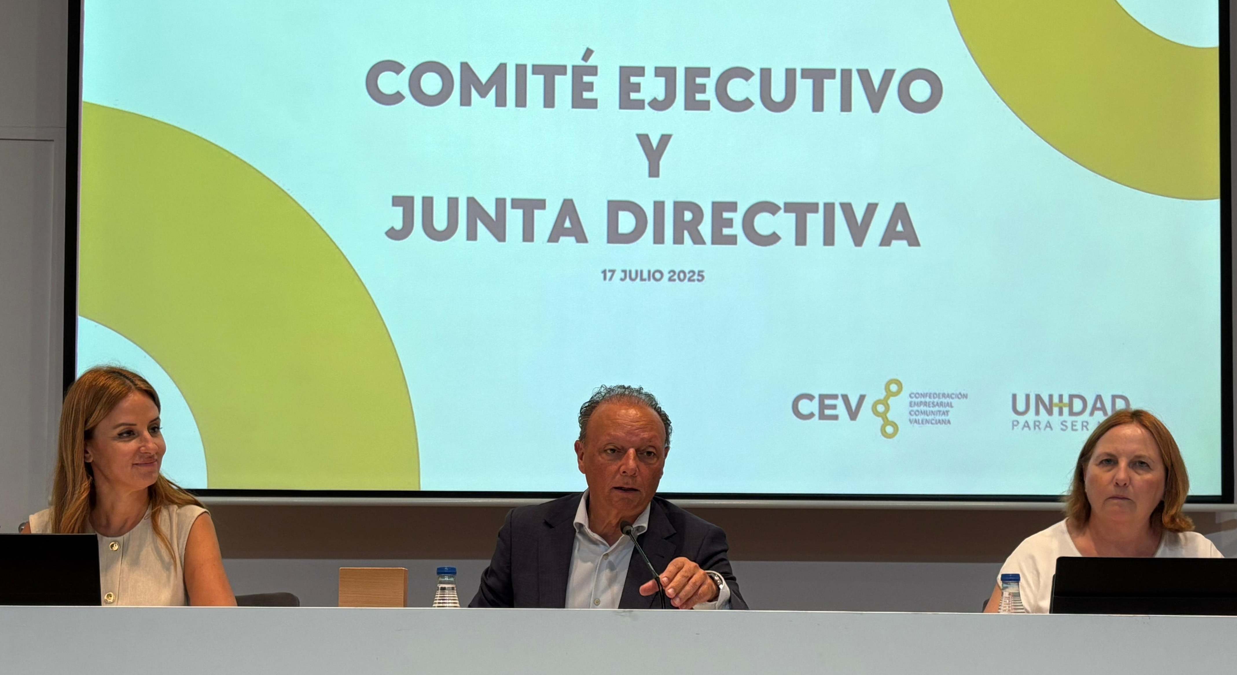 Un momento del comité de CEV.