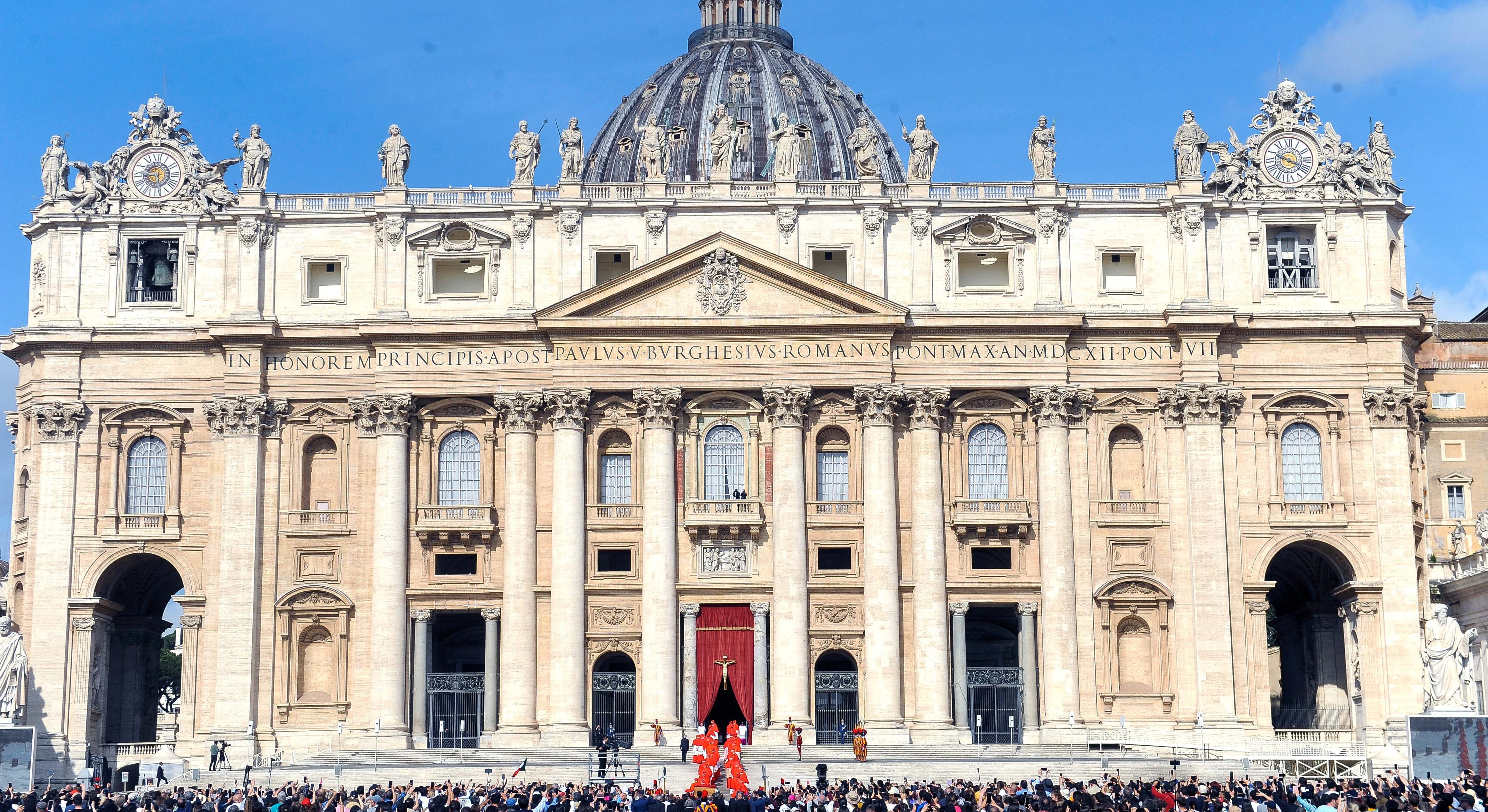 Cierran la Capilla Sixtina "por necesidades del Cónclave": la fecha y los preparativos de la elección del nuevo Papa