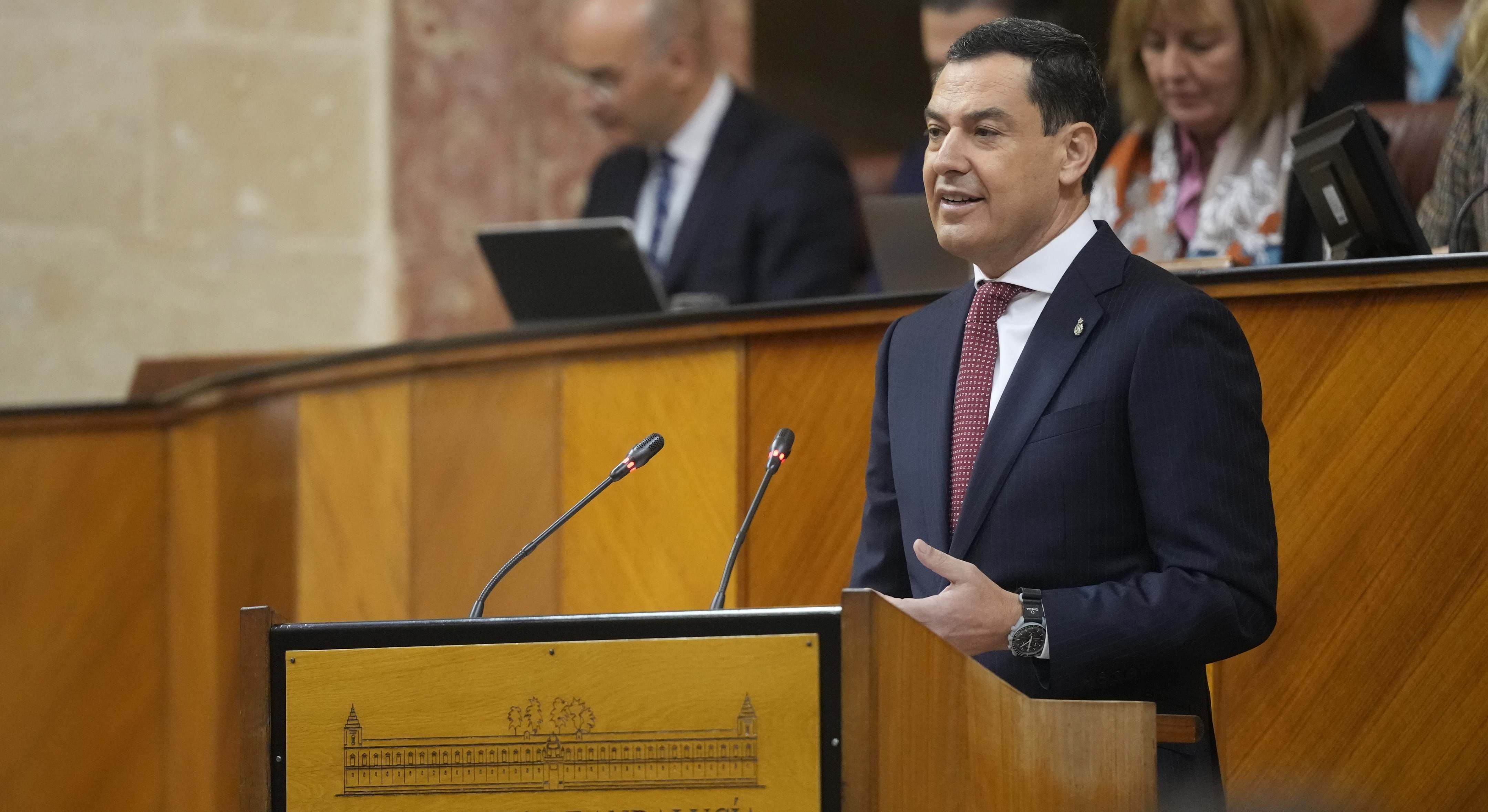 Juanma Moreno en el Parlamento de Andalucía.