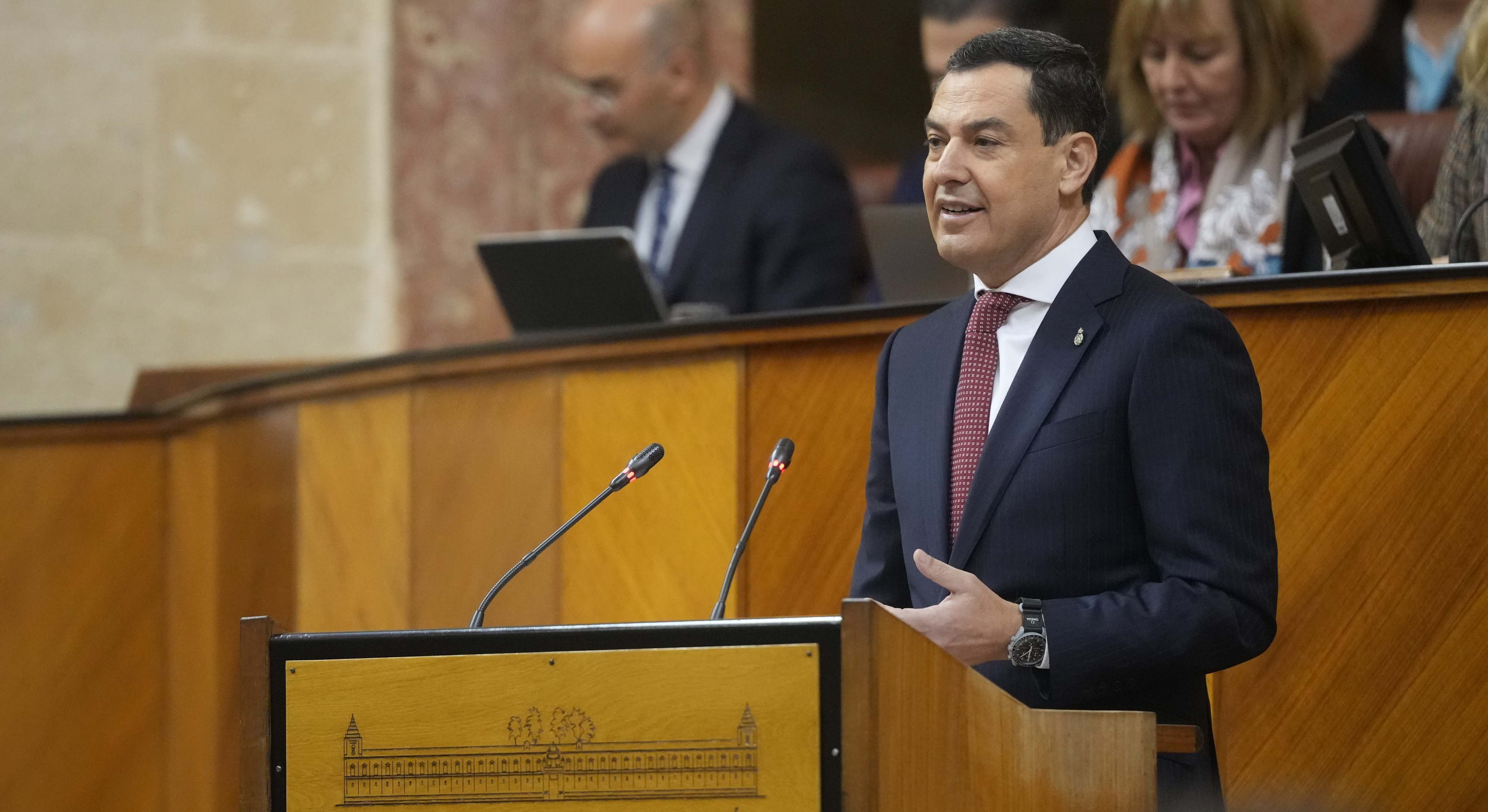 Juanma Moreno durante el Debate del Estado de la Comunidad.