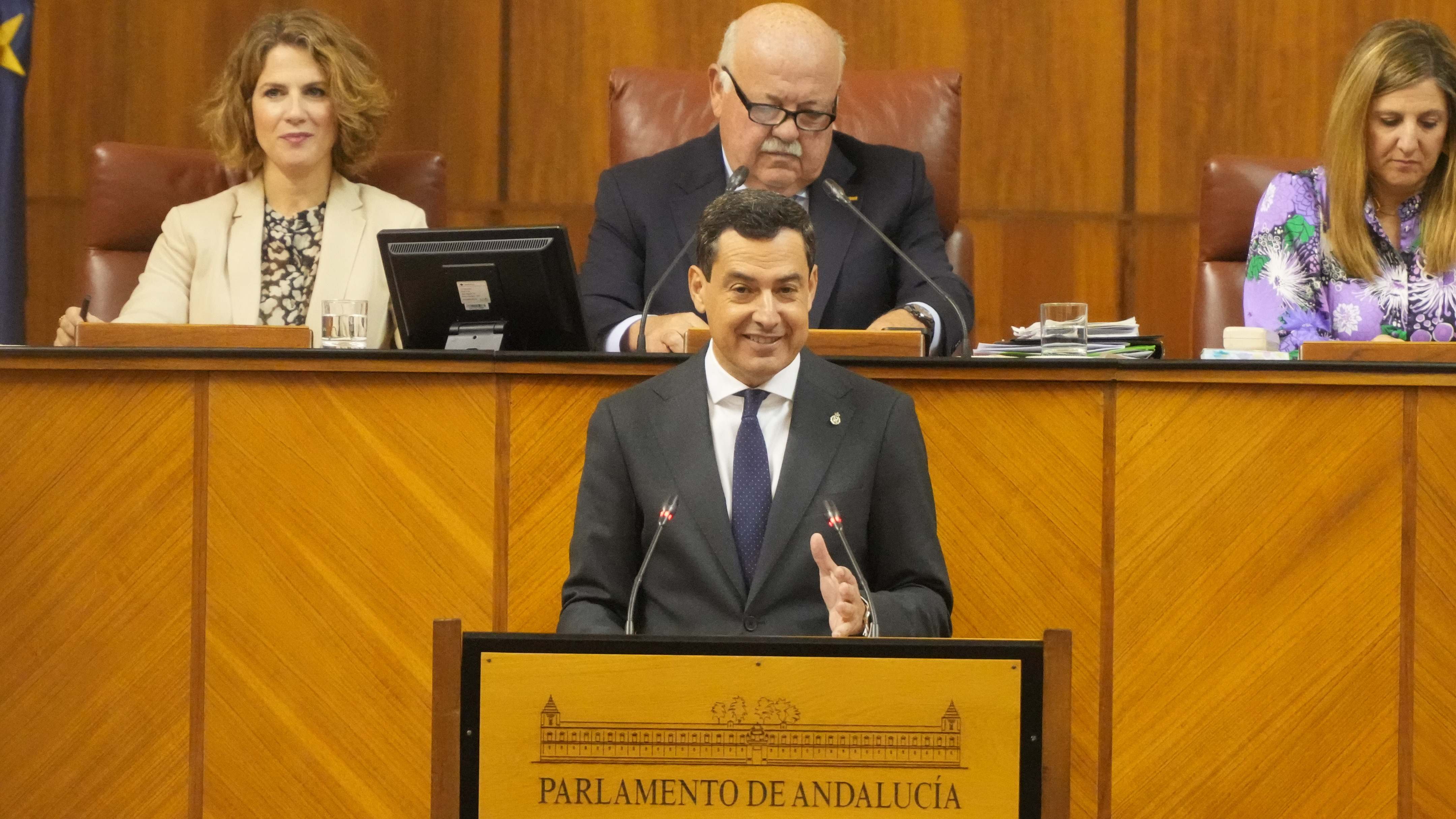 Juanma-Moreno-Parlamento-Andalucía