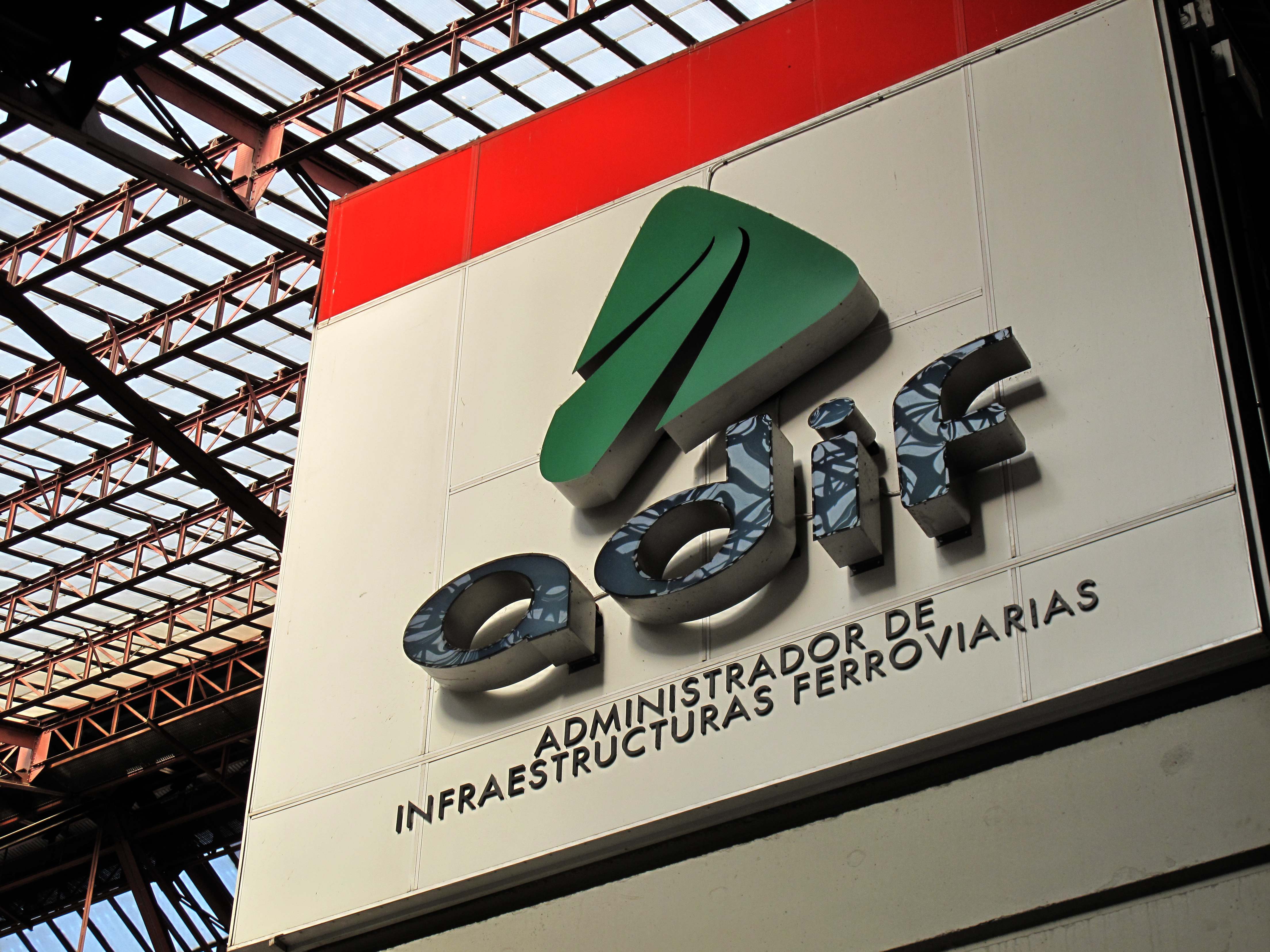 Logo de Adif.