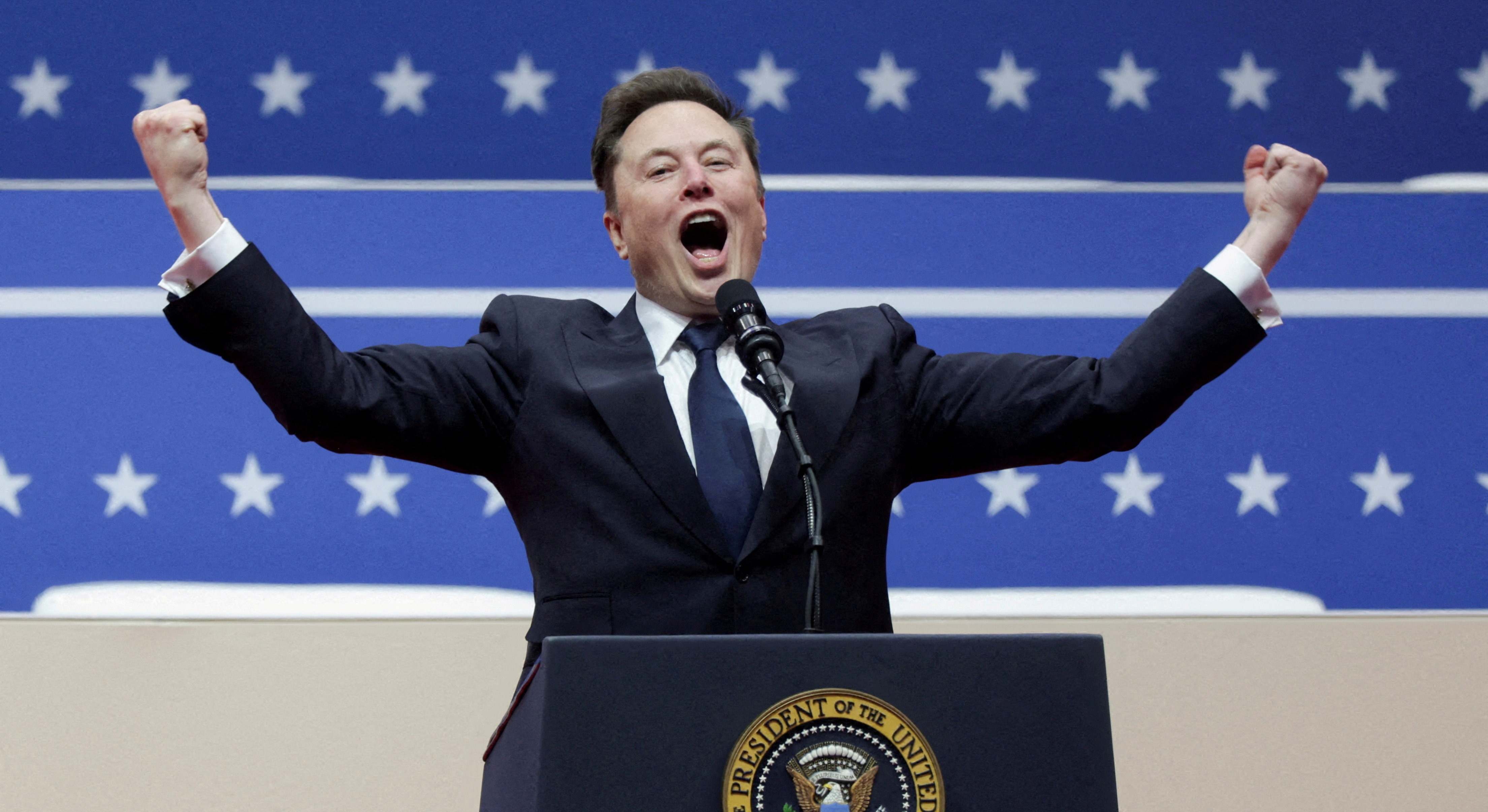 Elon Musk, en un atril de la presidencia de EEUU. Foto: Reuters