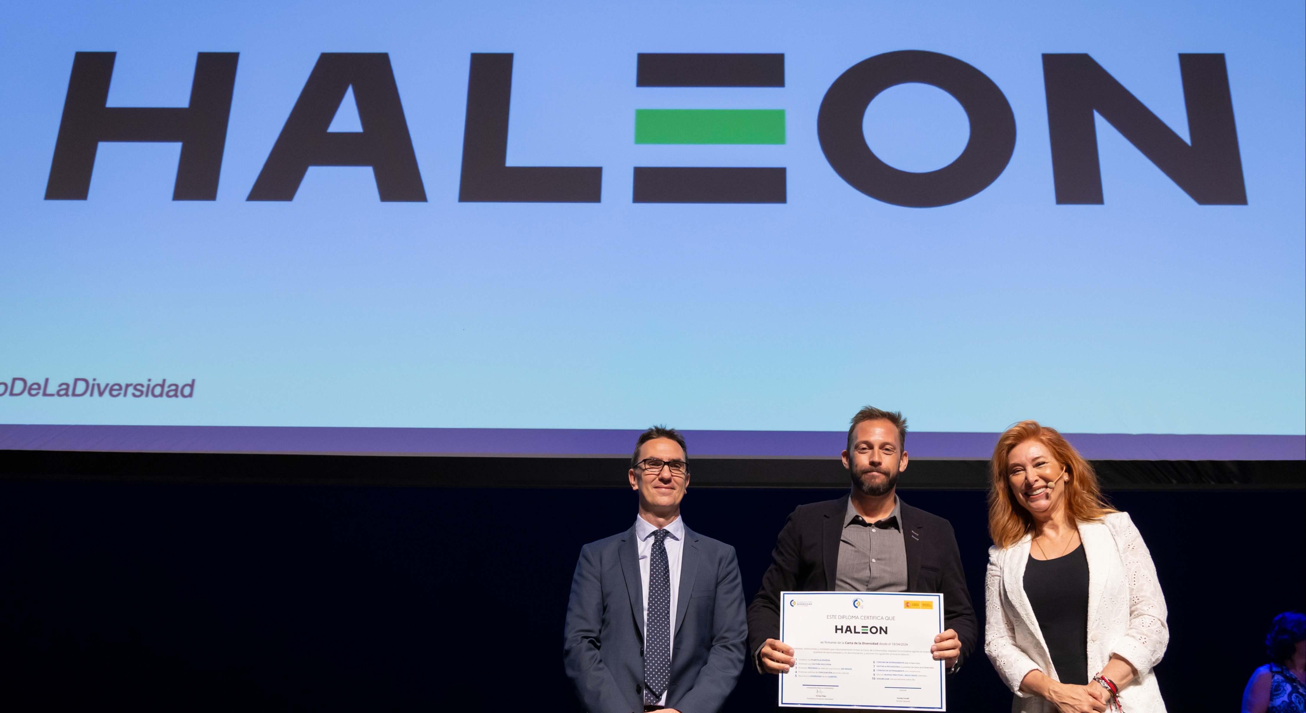 Miguel Ángel Rodríguez,  director de comunicación de Haleon España, representando a la compañía en el acto de firma de la Carta de la Diversidad.