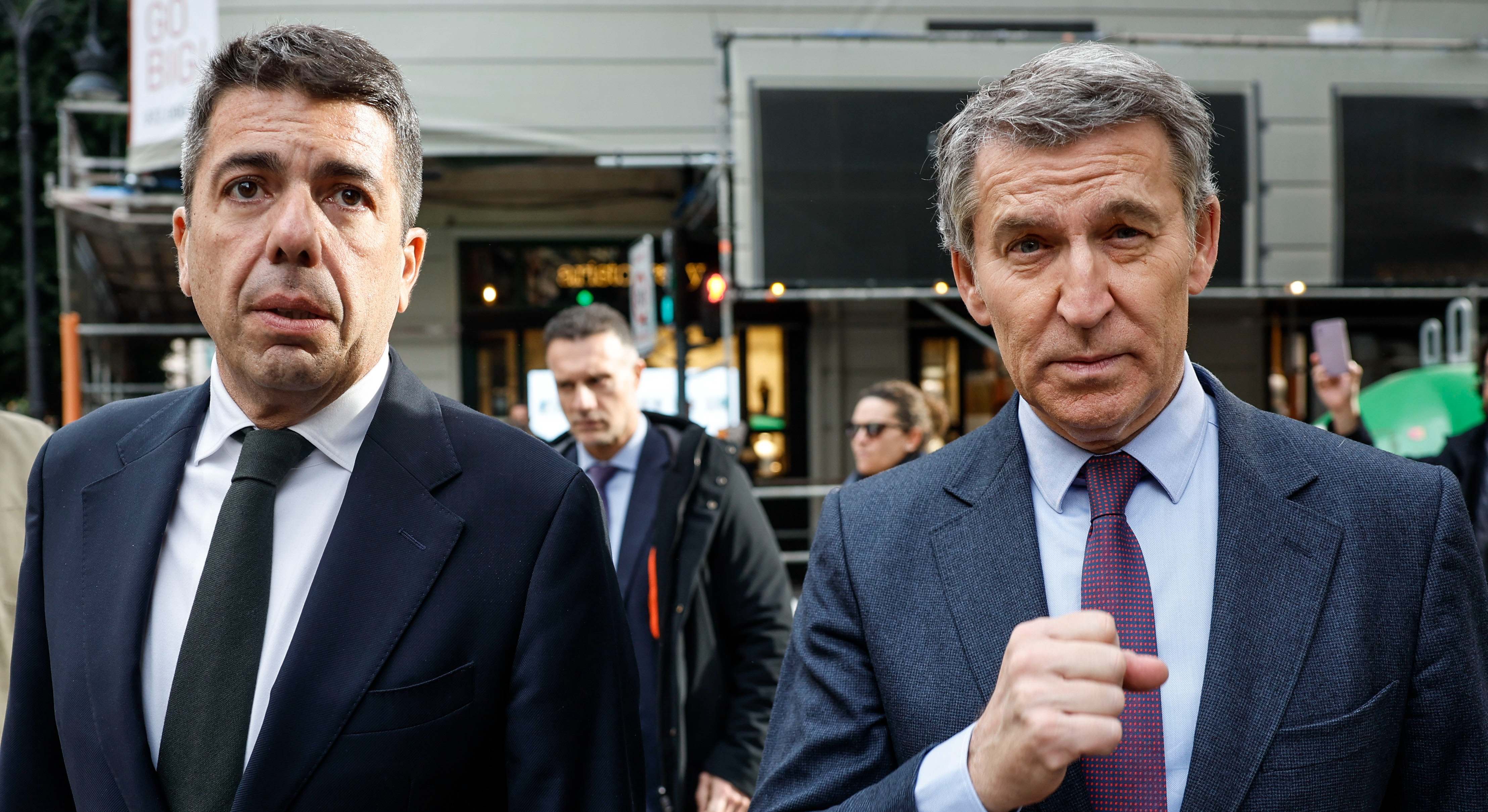 Carlos Mazón y Alberto Núñez Feijóo. / Foto: EFE.