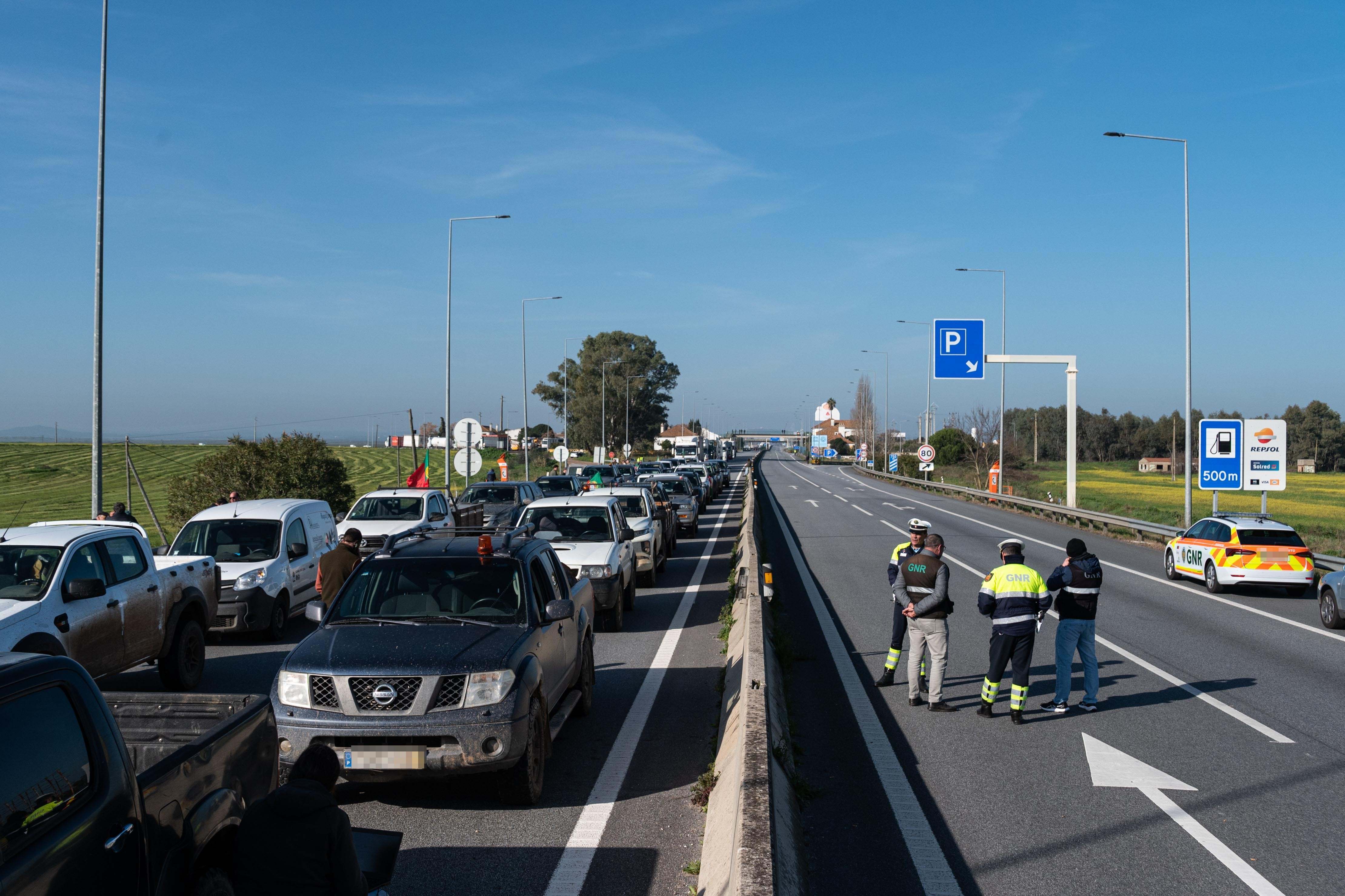 Retenciones en la A-62 por las protestas agrarias