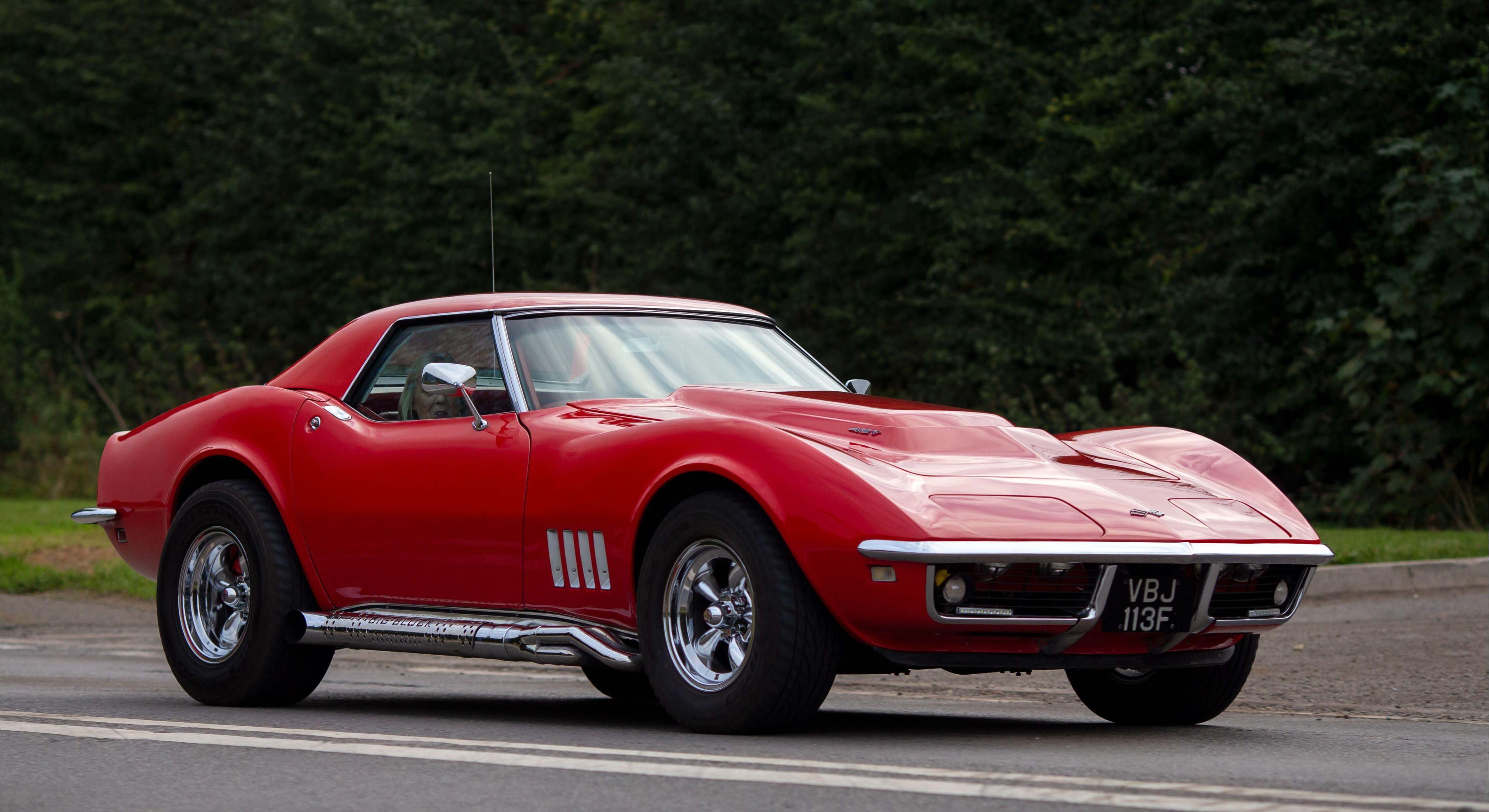 Chevrolet Corvette rojo
