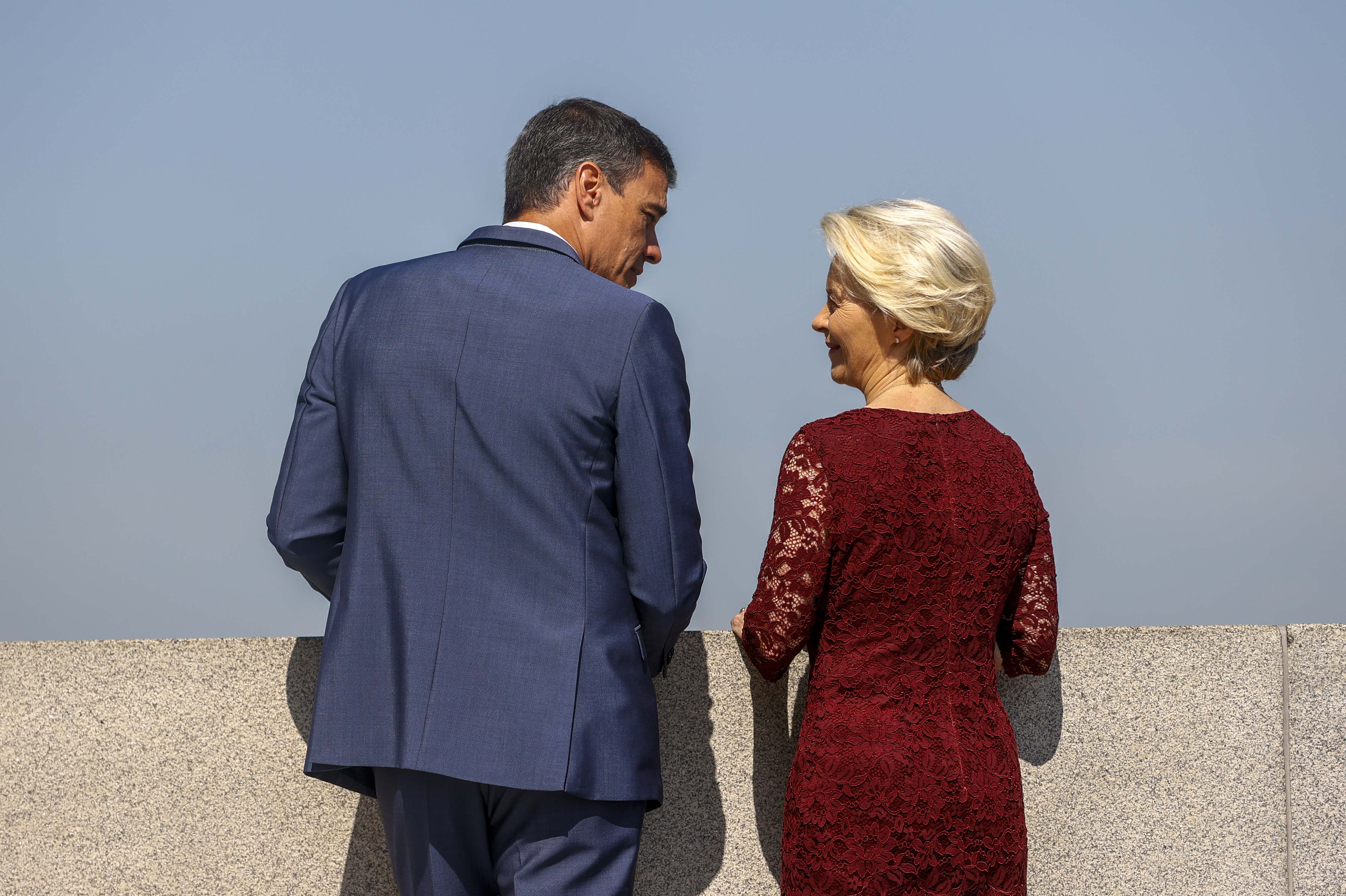 El presidente del Gobierno, Pedro Sánchez, y la presidenta de la Comisión Europea, Ursula von der Leyen