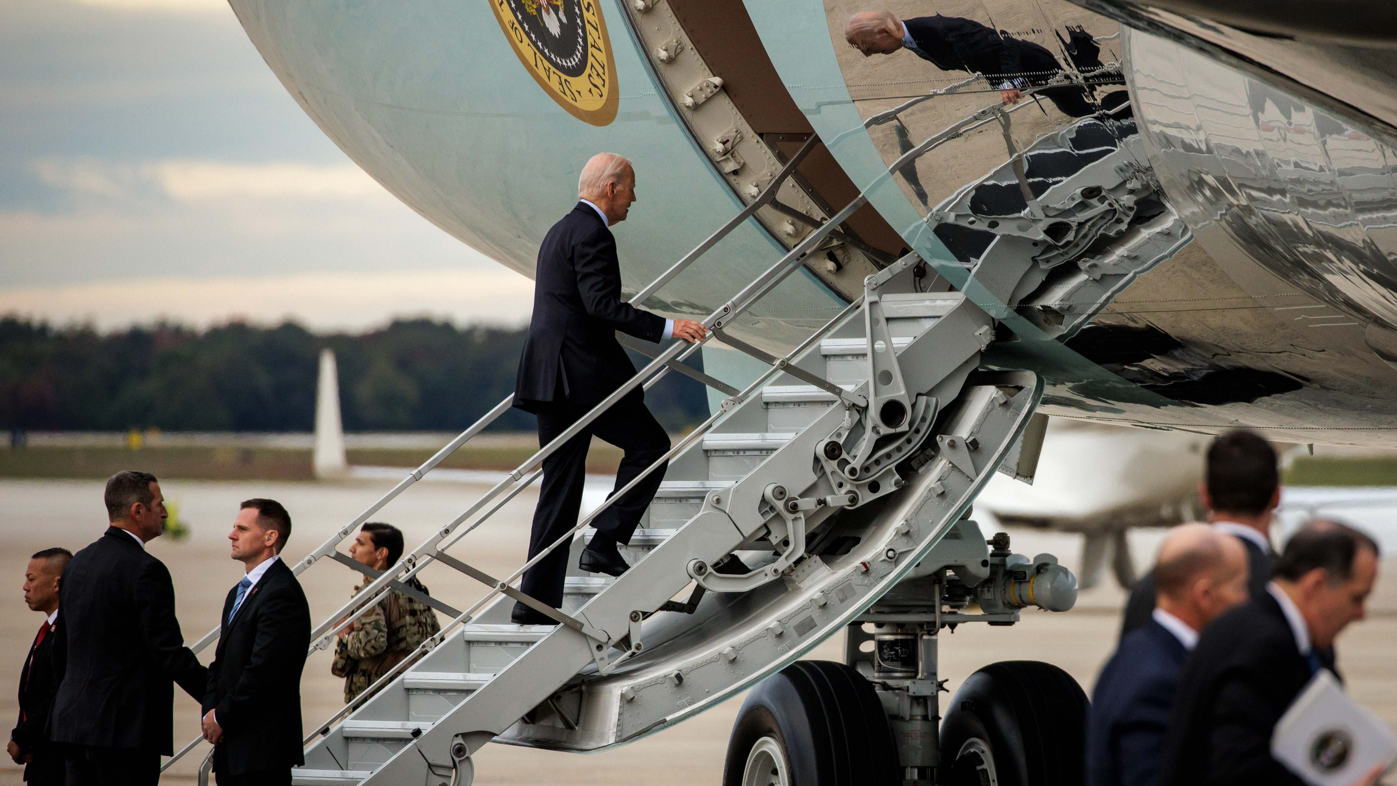 Biden avala la versión israelí sobre el ataque al hospital: "Parece que lo hizo el otro bando"
