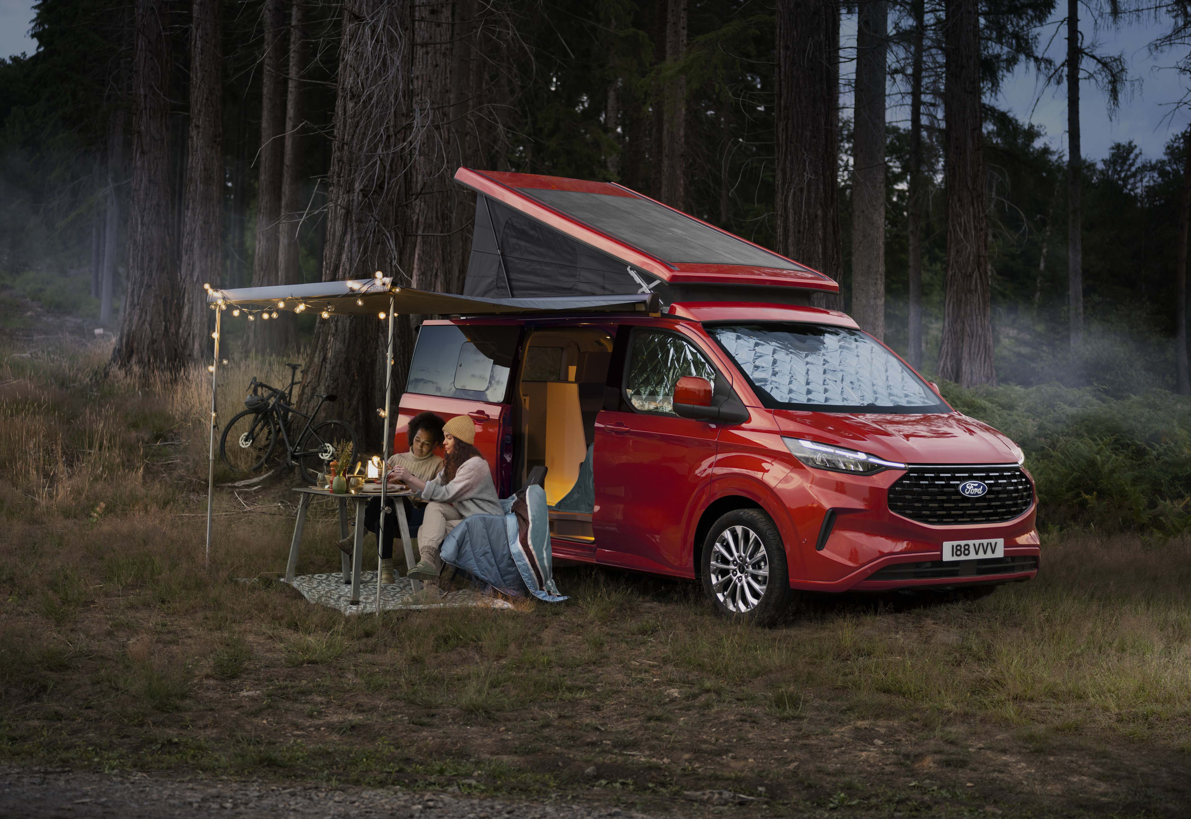 2023_FORD_Transit_Custom_Nugget_08.jpg