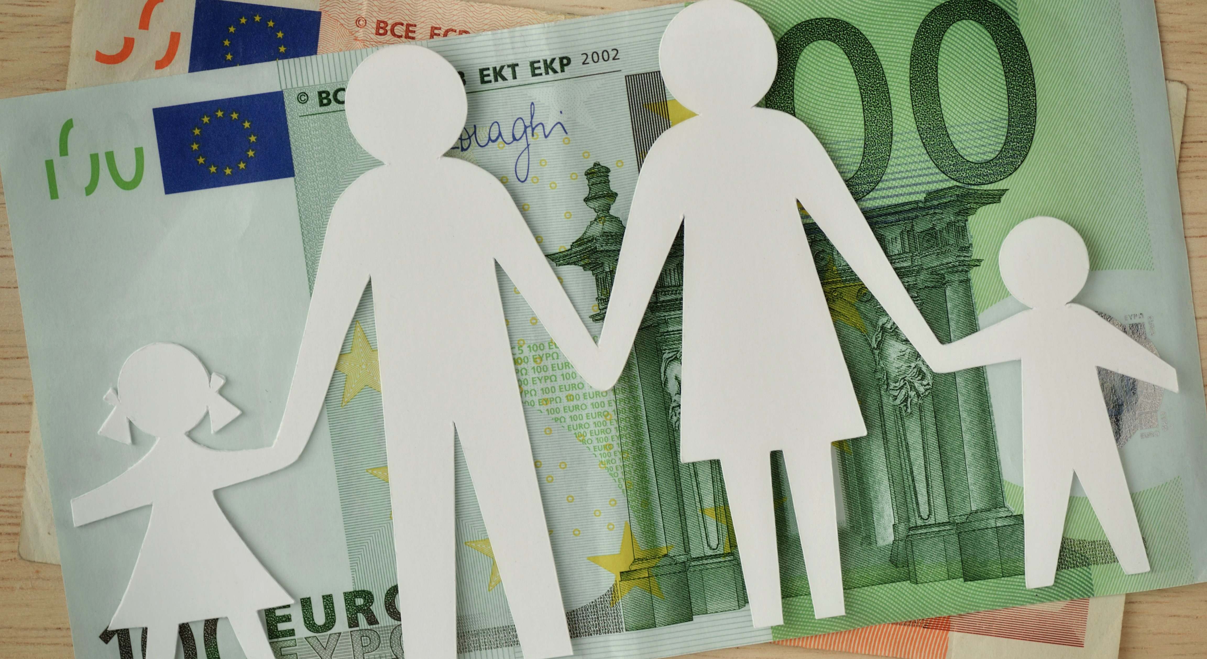 Ayuda económica para las familias. / Foto: iStock