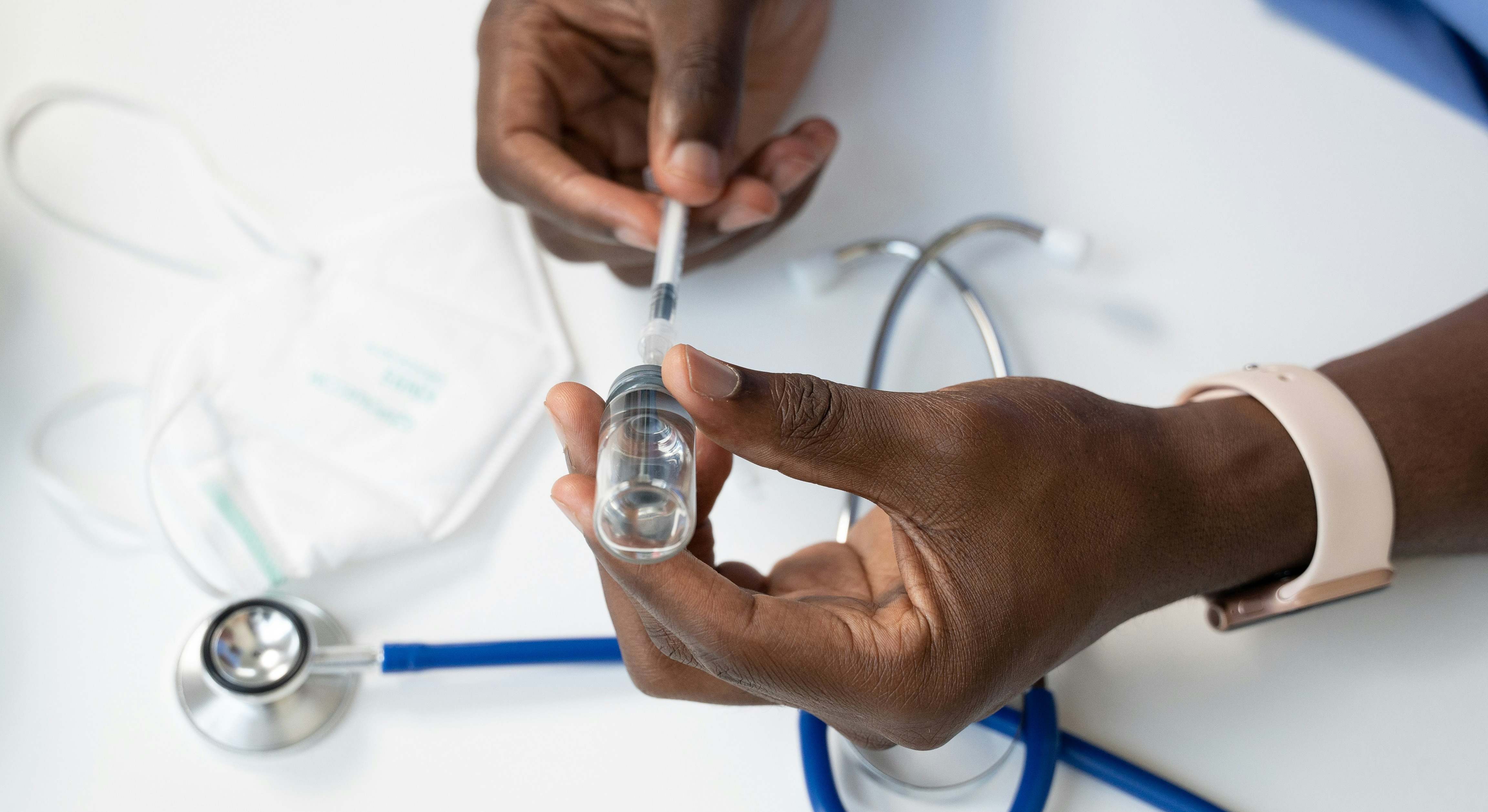 Los protectores gástricos son medicamentos que reducen la cantidad de ácido que produce el estómago