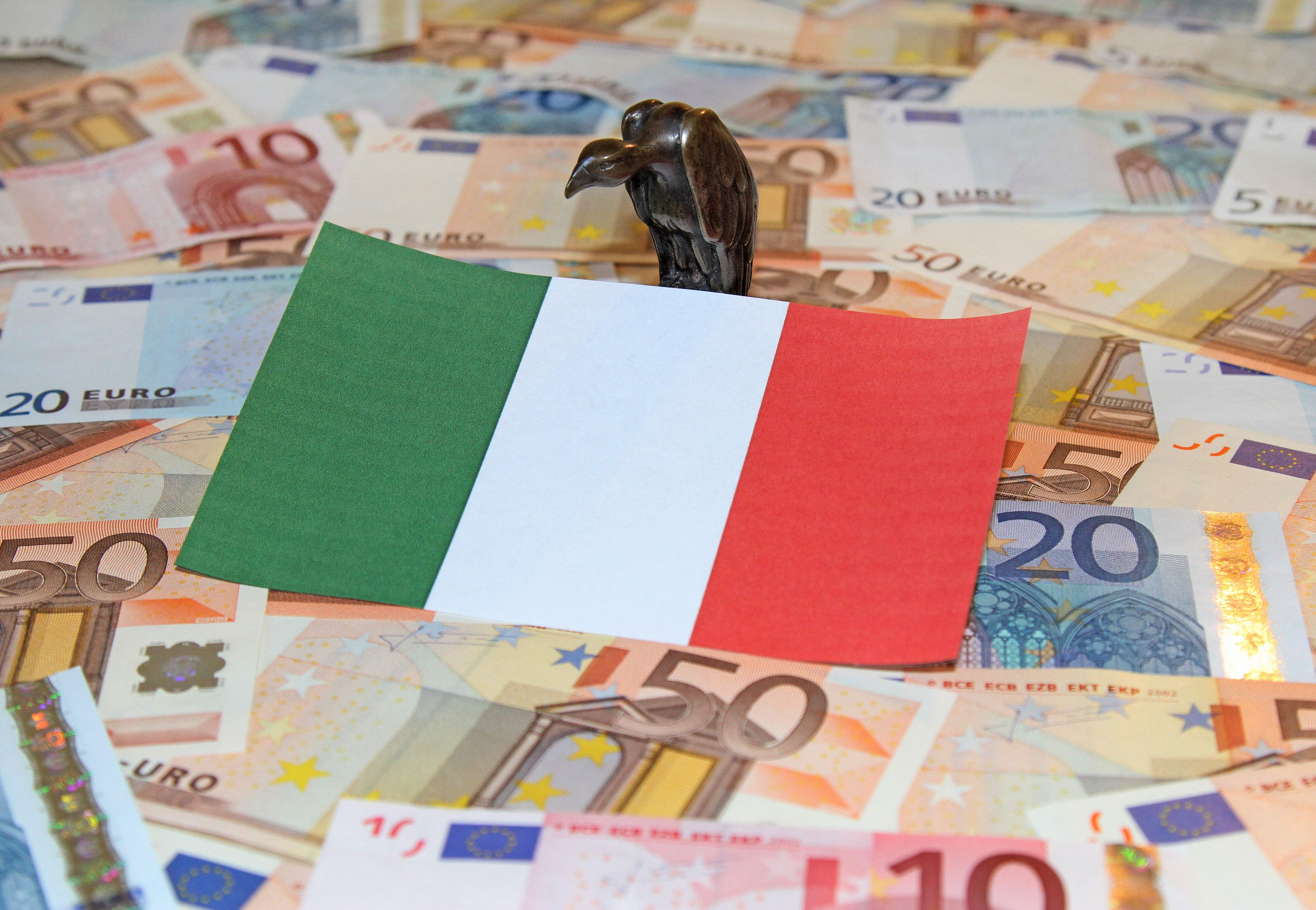 italia-buitre-bandera.jpg