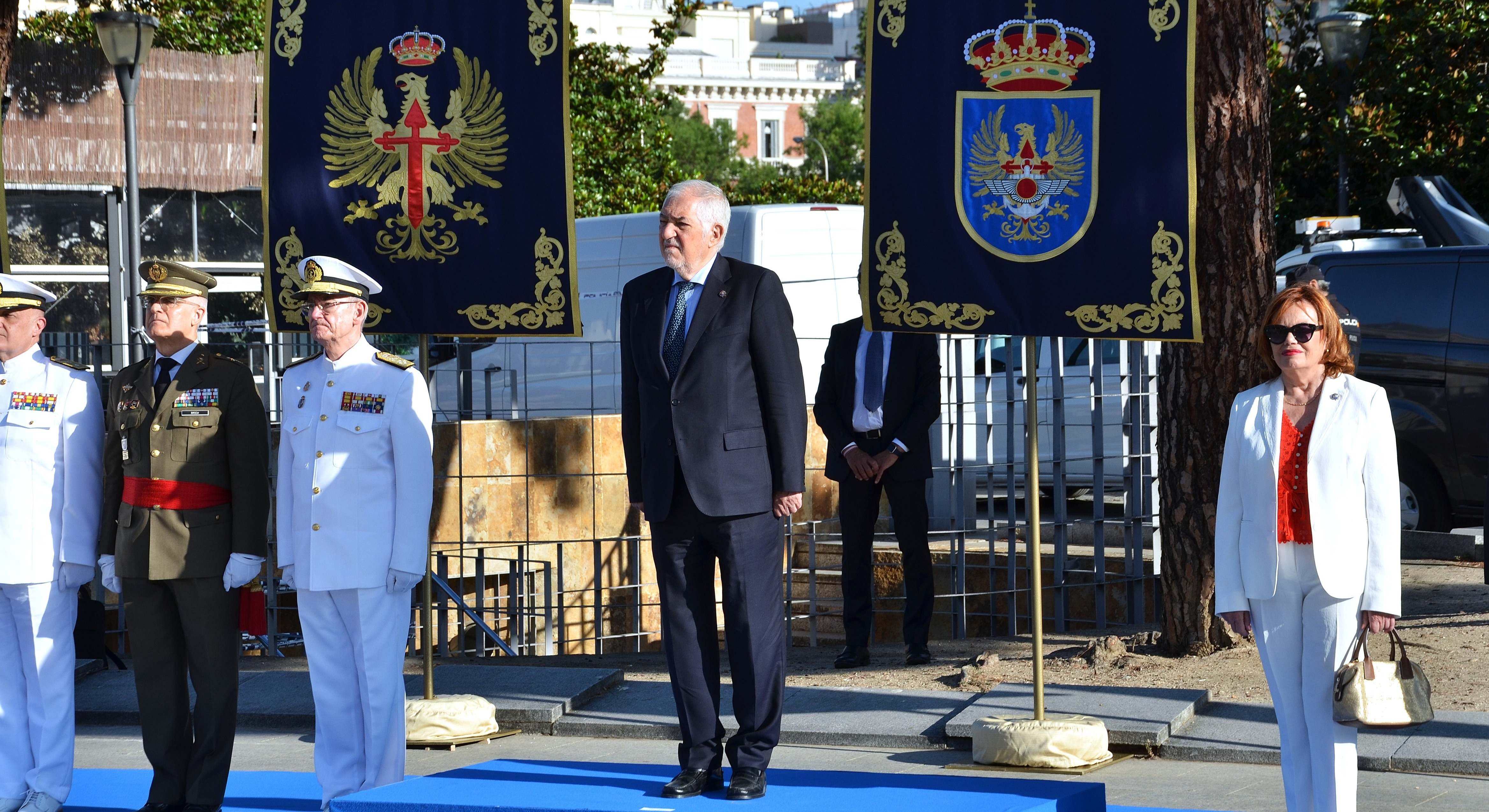 El presidente del Tribunal Constitucional, Cándido Conde-Pumpido, durante el acto de izado de bandera.