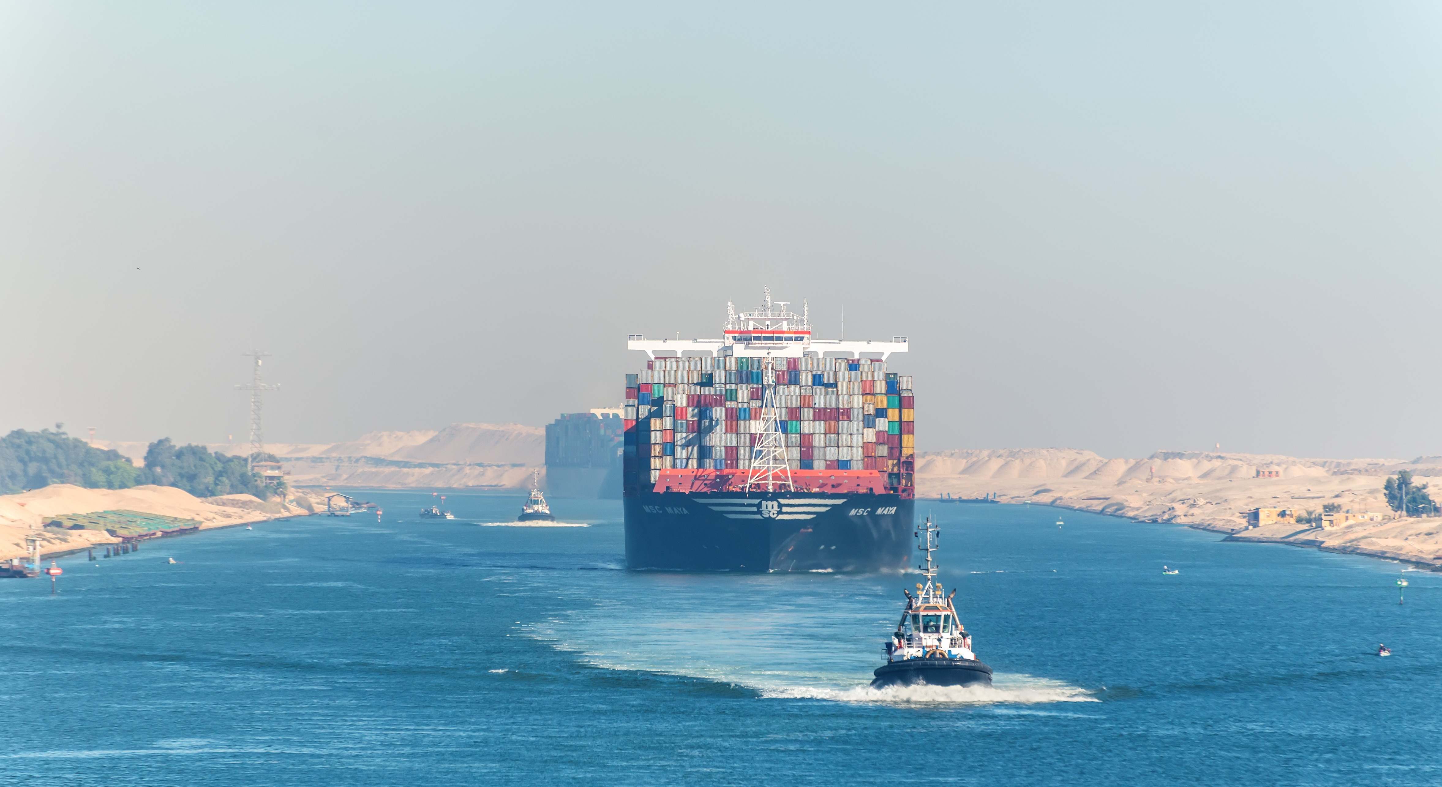barco canal de suez