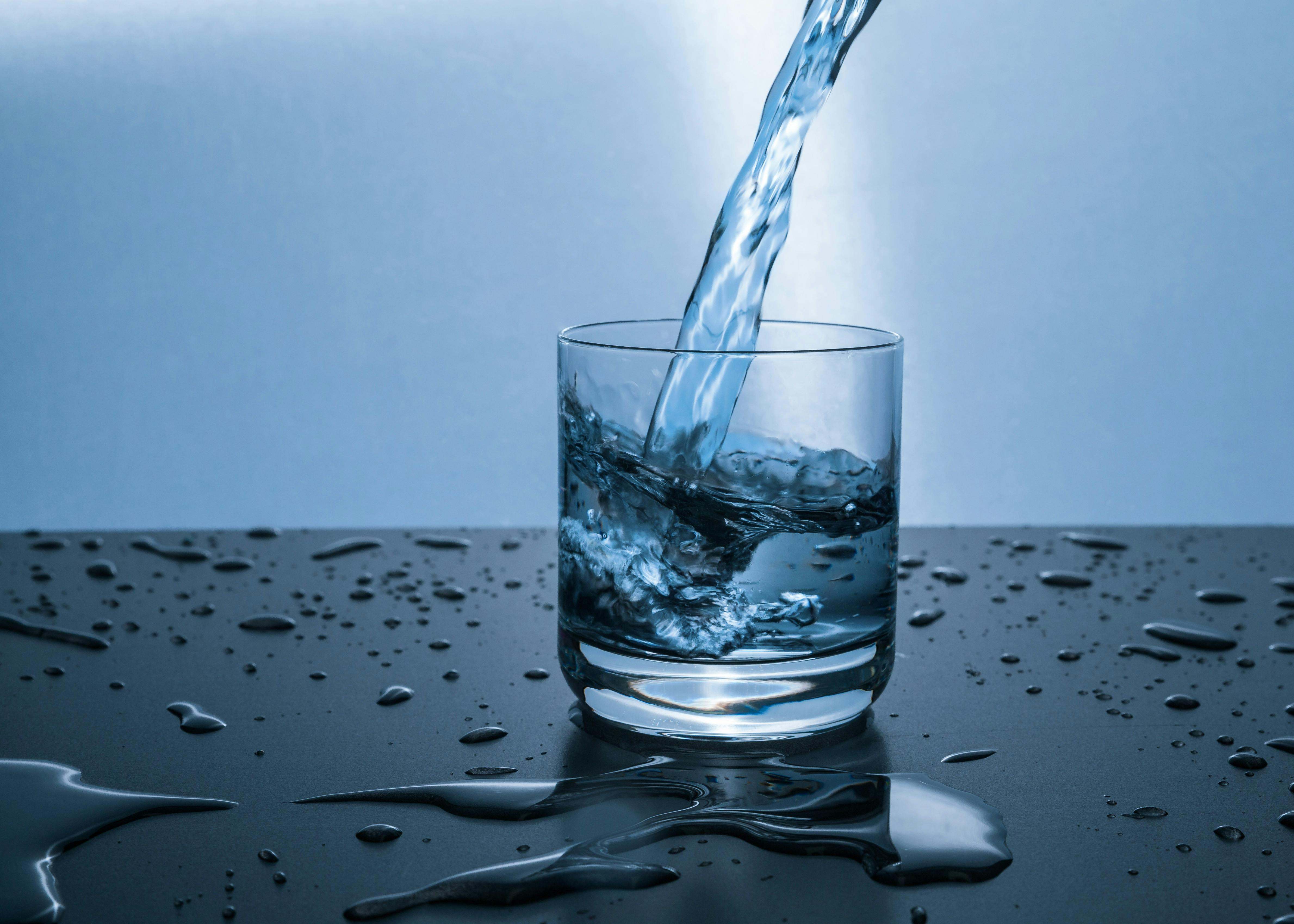 El agua es una bebida muy importante para todas las edades