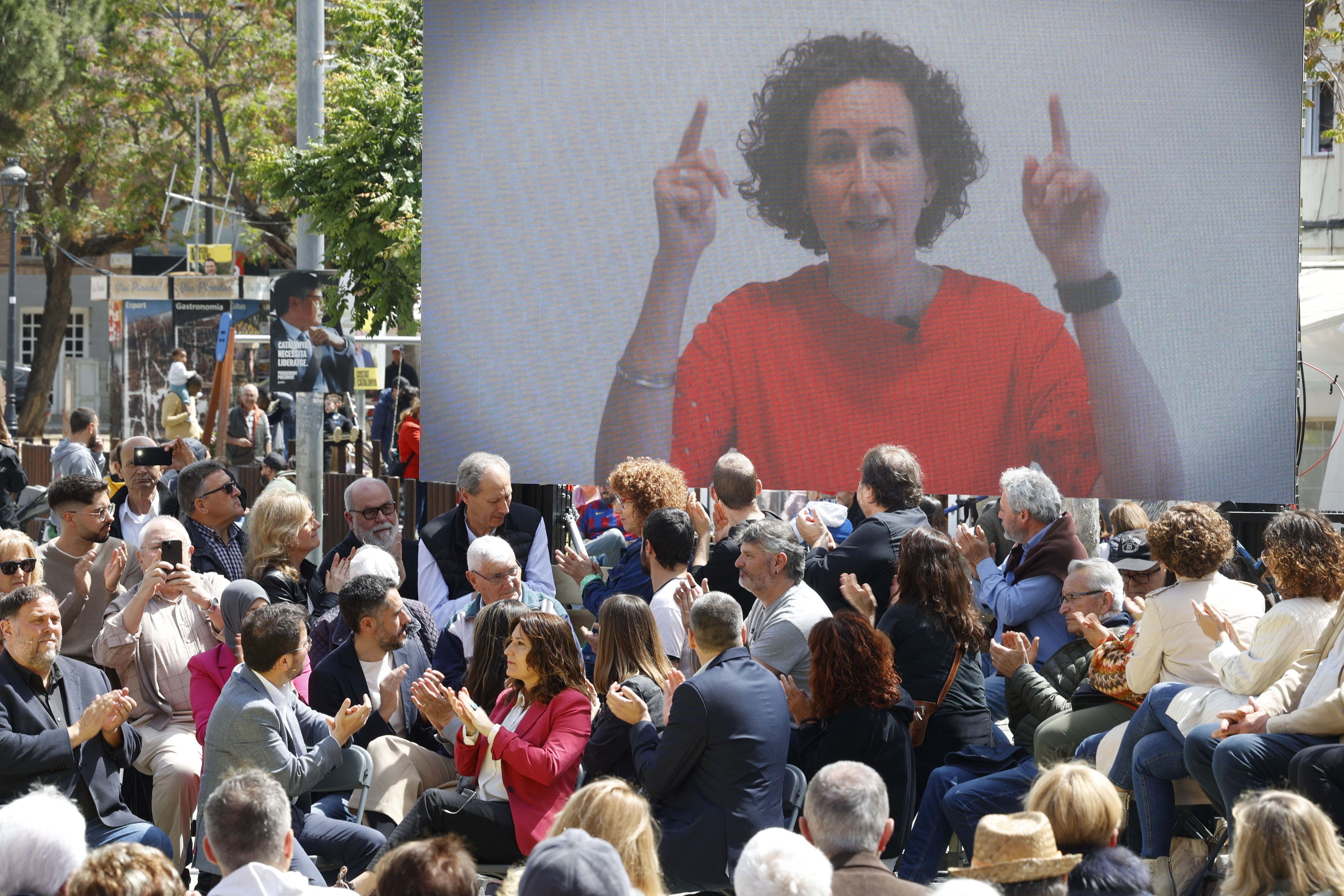 La secretaria general de ERC, Marta Rovira, interviene de manera telemática durante un mitin de ERC.