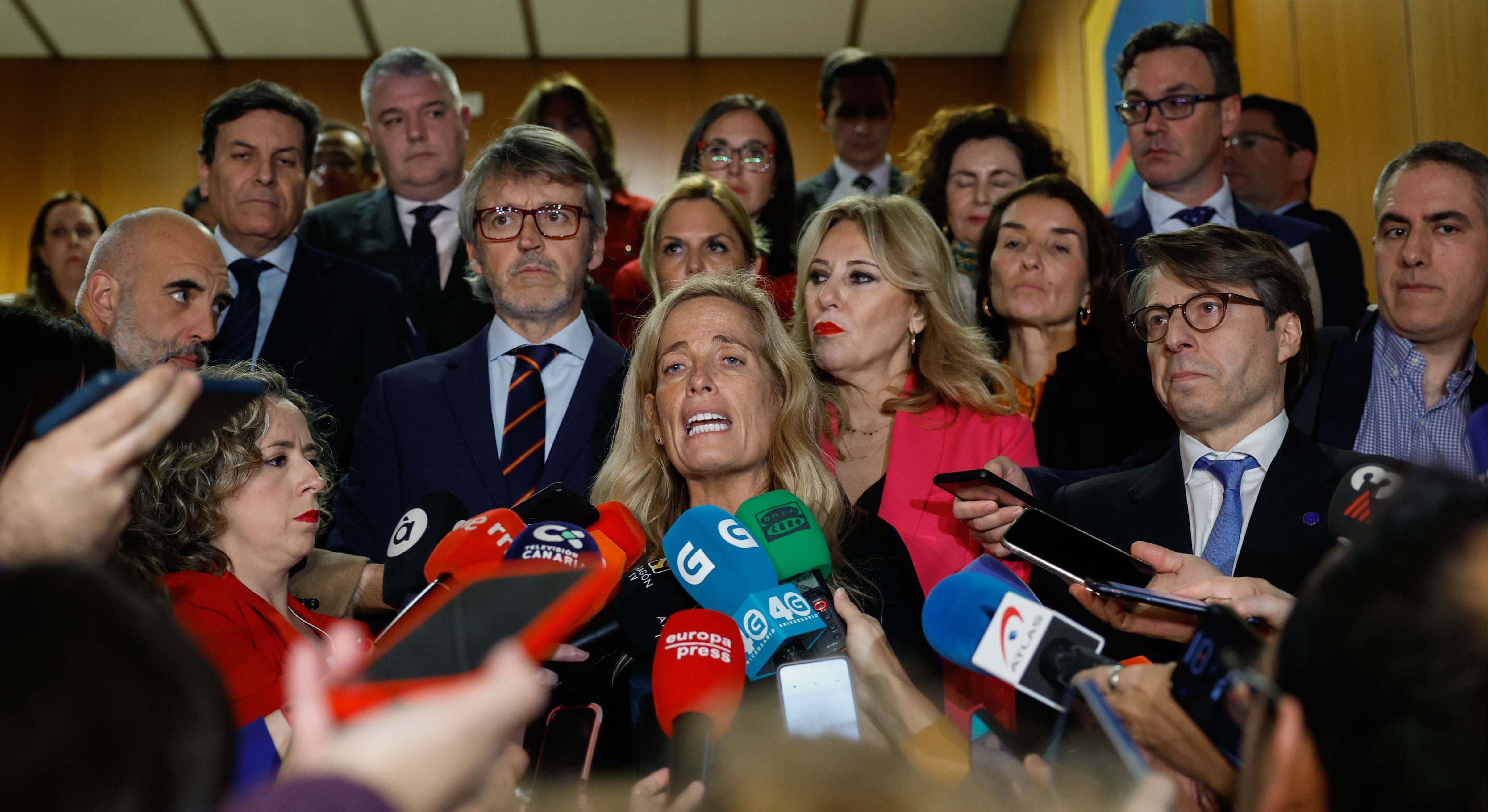 Los consejeros autonómicos del Partido Popular tras abandonar la mesa del Consejo de Política Fiscal. EFE.