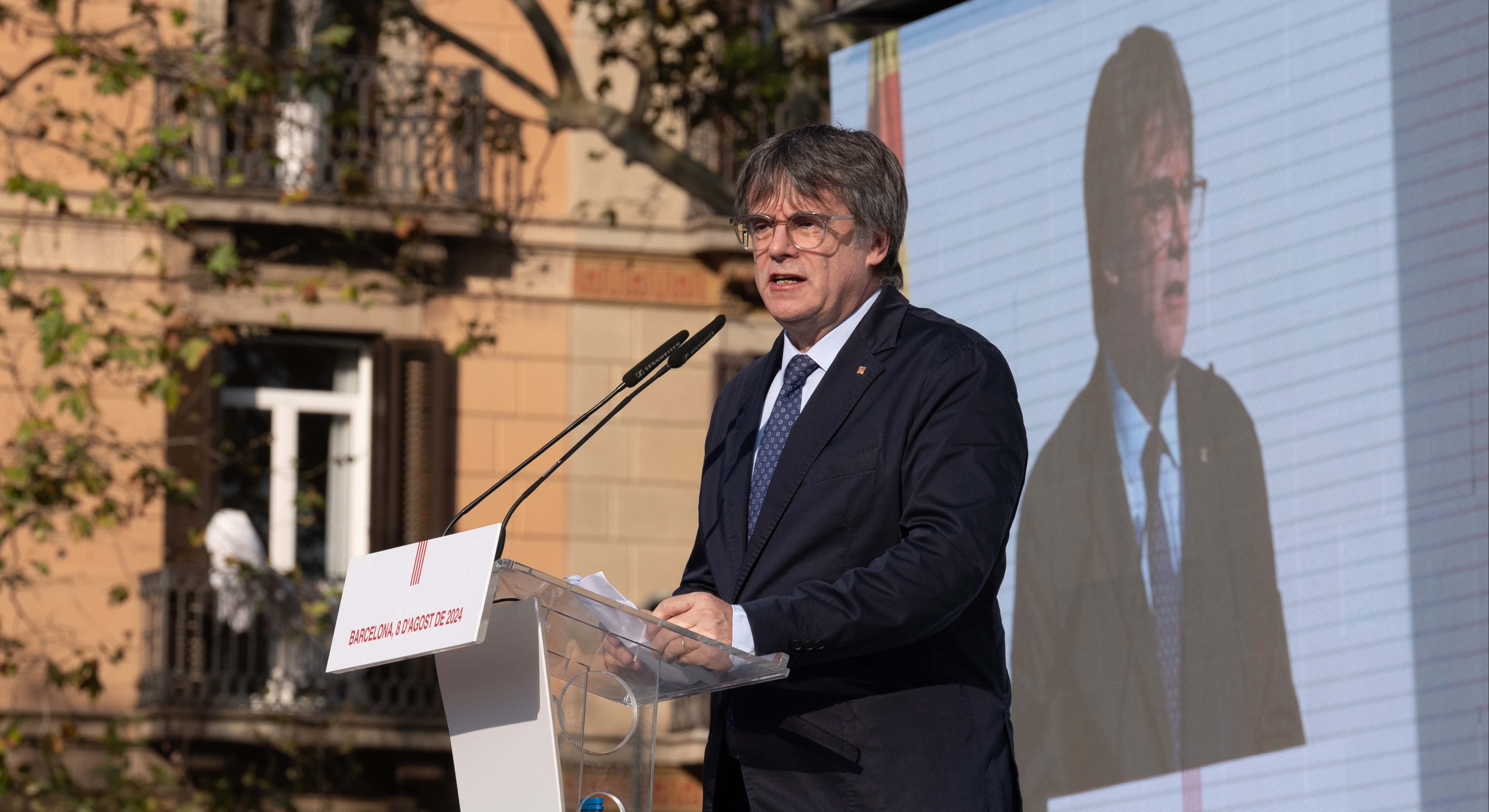 El expresidente de la Generalitat de Catalunya Carles Puigdemont interviene en un acto de bienvenida.