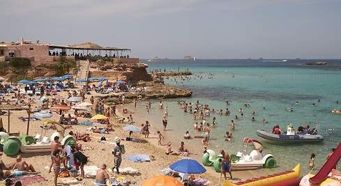 490x_turismo-ibiza-playa.jpg