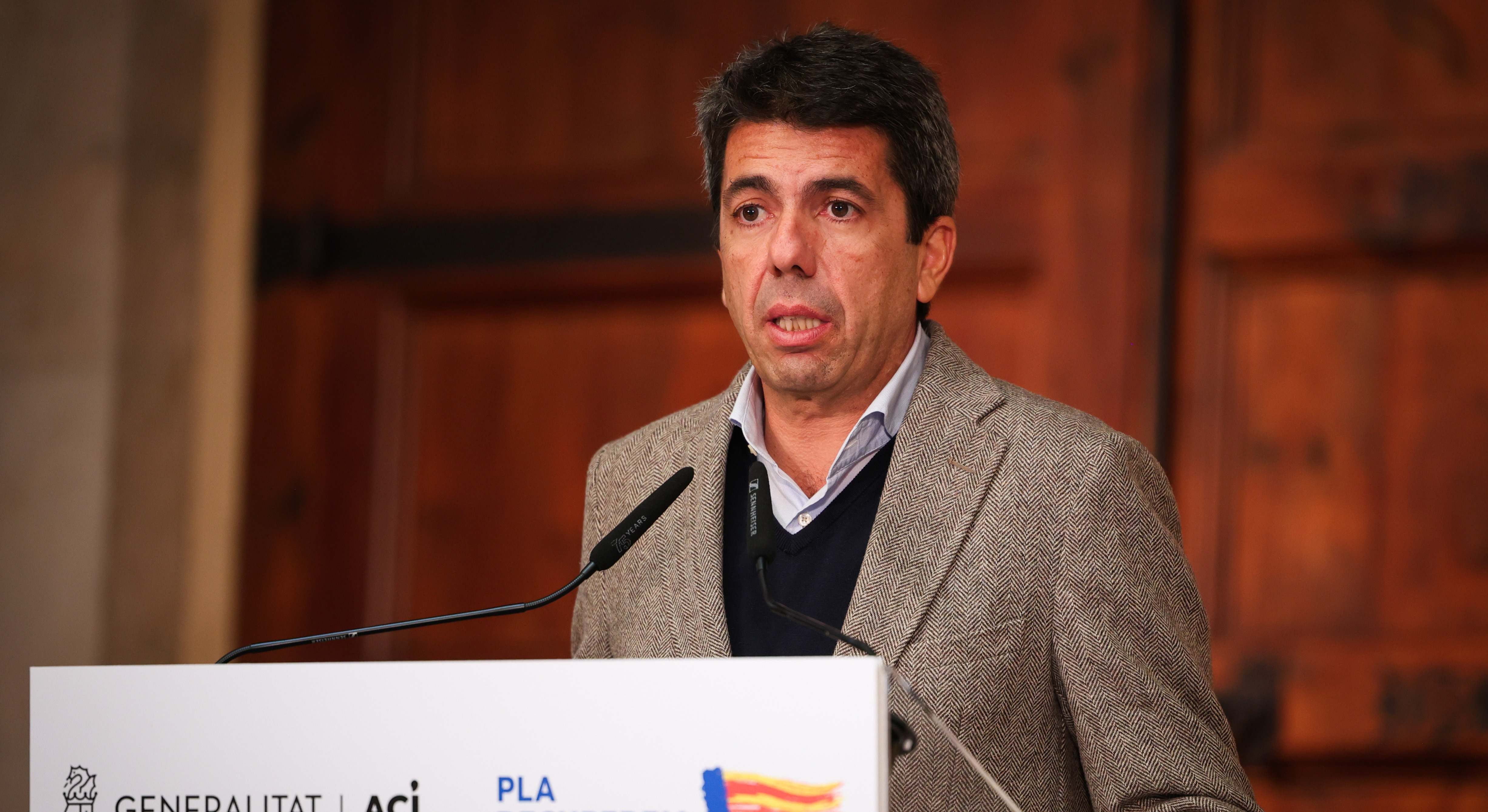 Carlos Mazón, durante la rueda de prensa posterior a la reunión con los agentes sociales