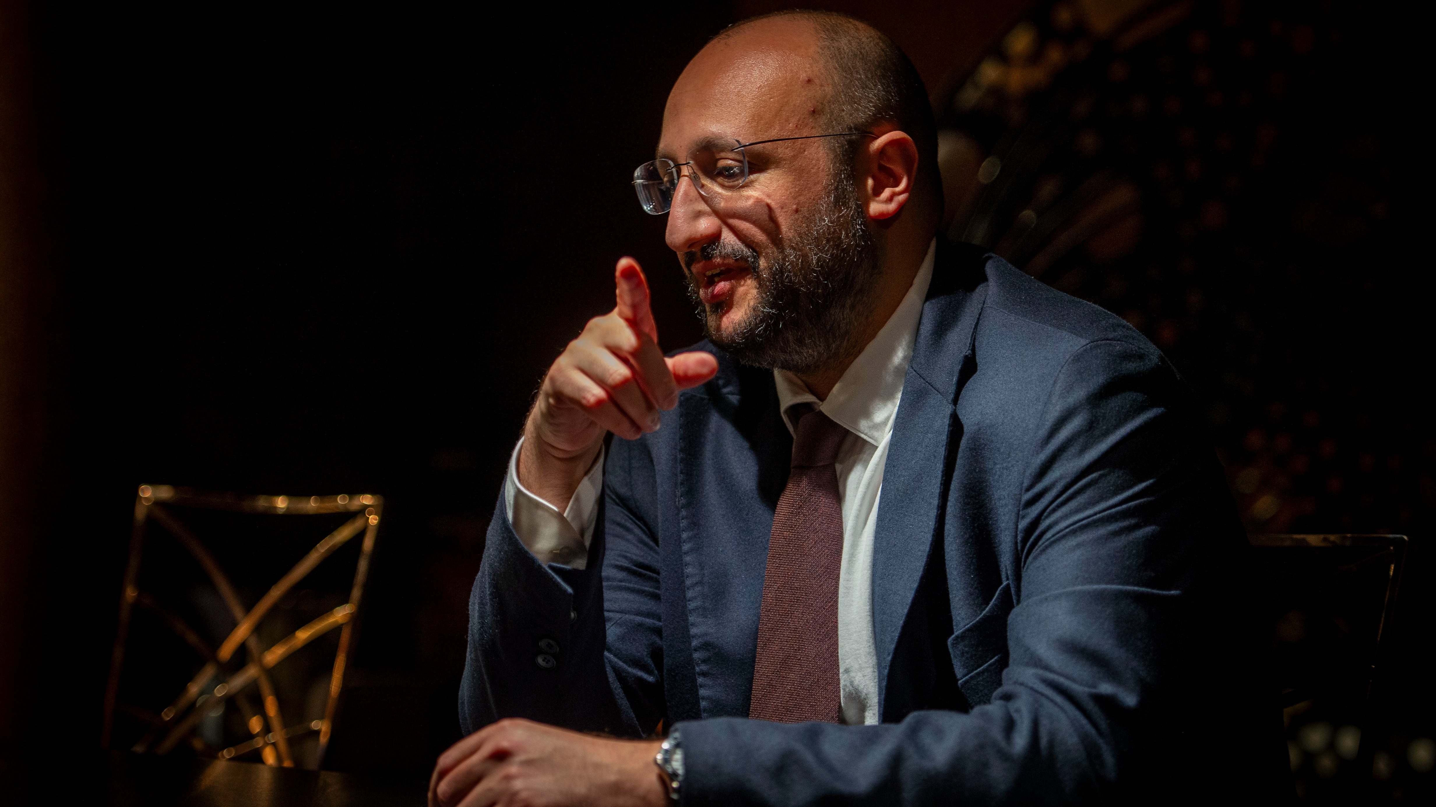 Hussain Mehdi explica sus perspectivas en el restaurante Leña de Madrid
