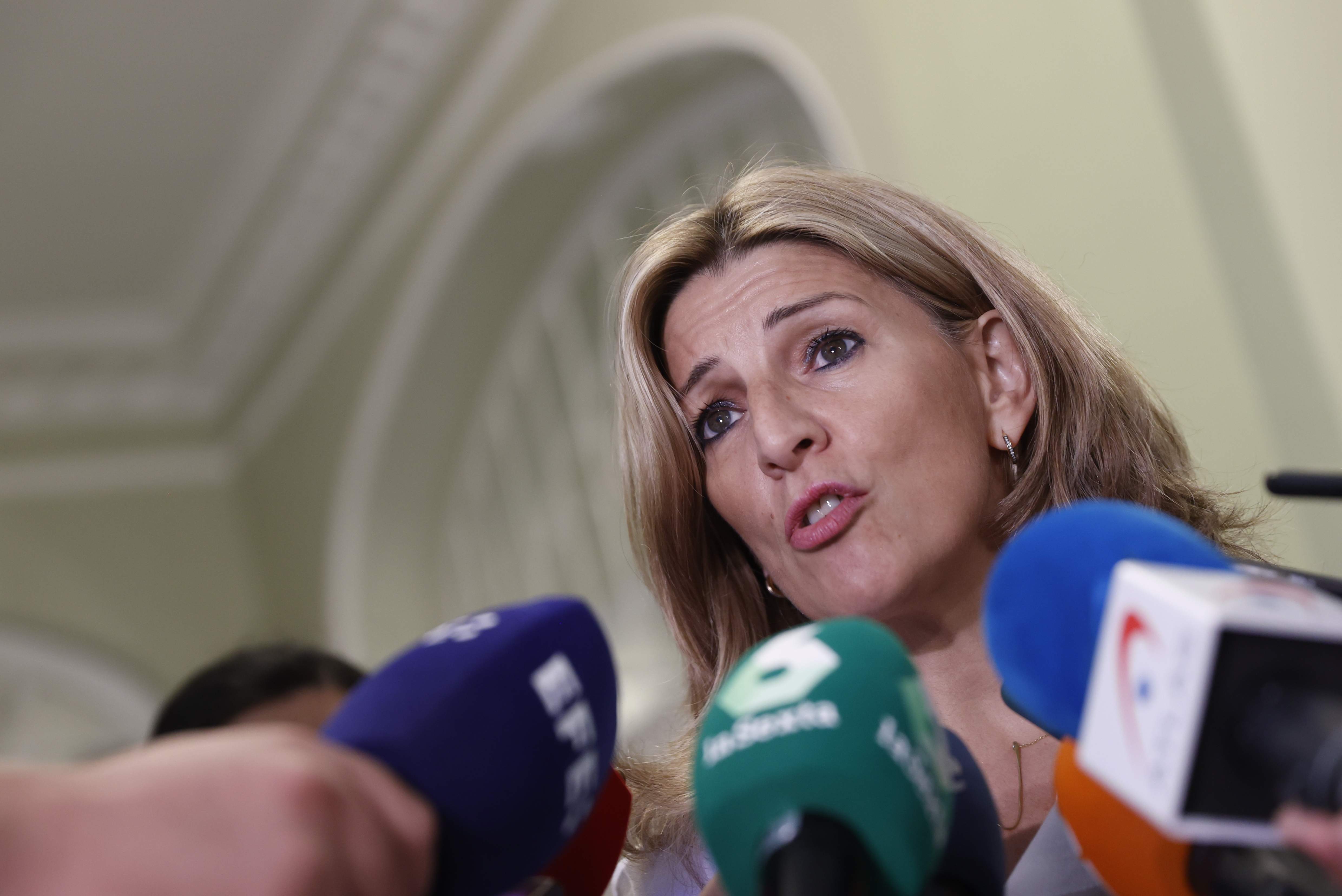yolandadiaz-microfono.jpg