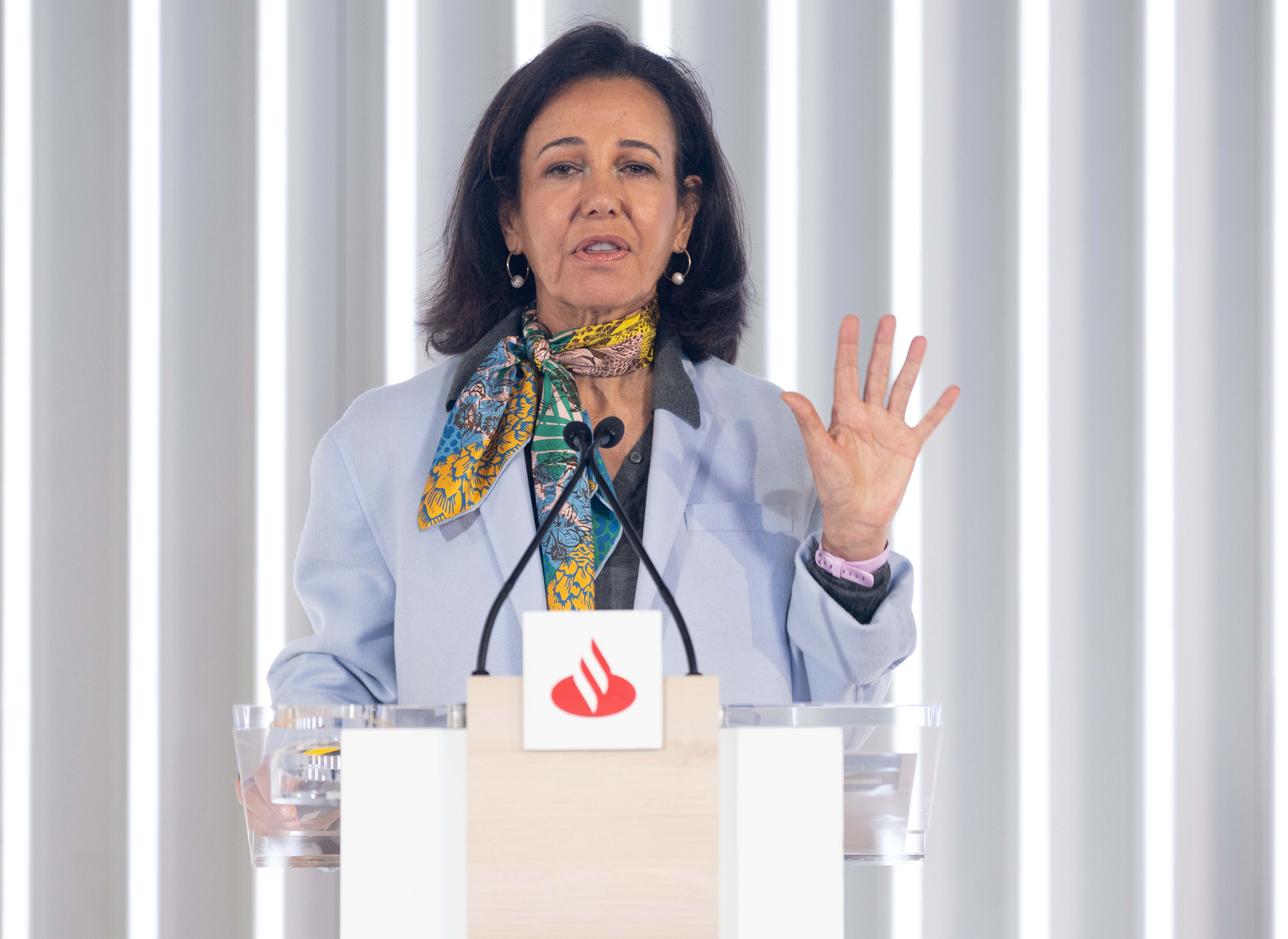 La presidenta del Banco Santander, Ana Botín, anunciando los resultados de la entidad