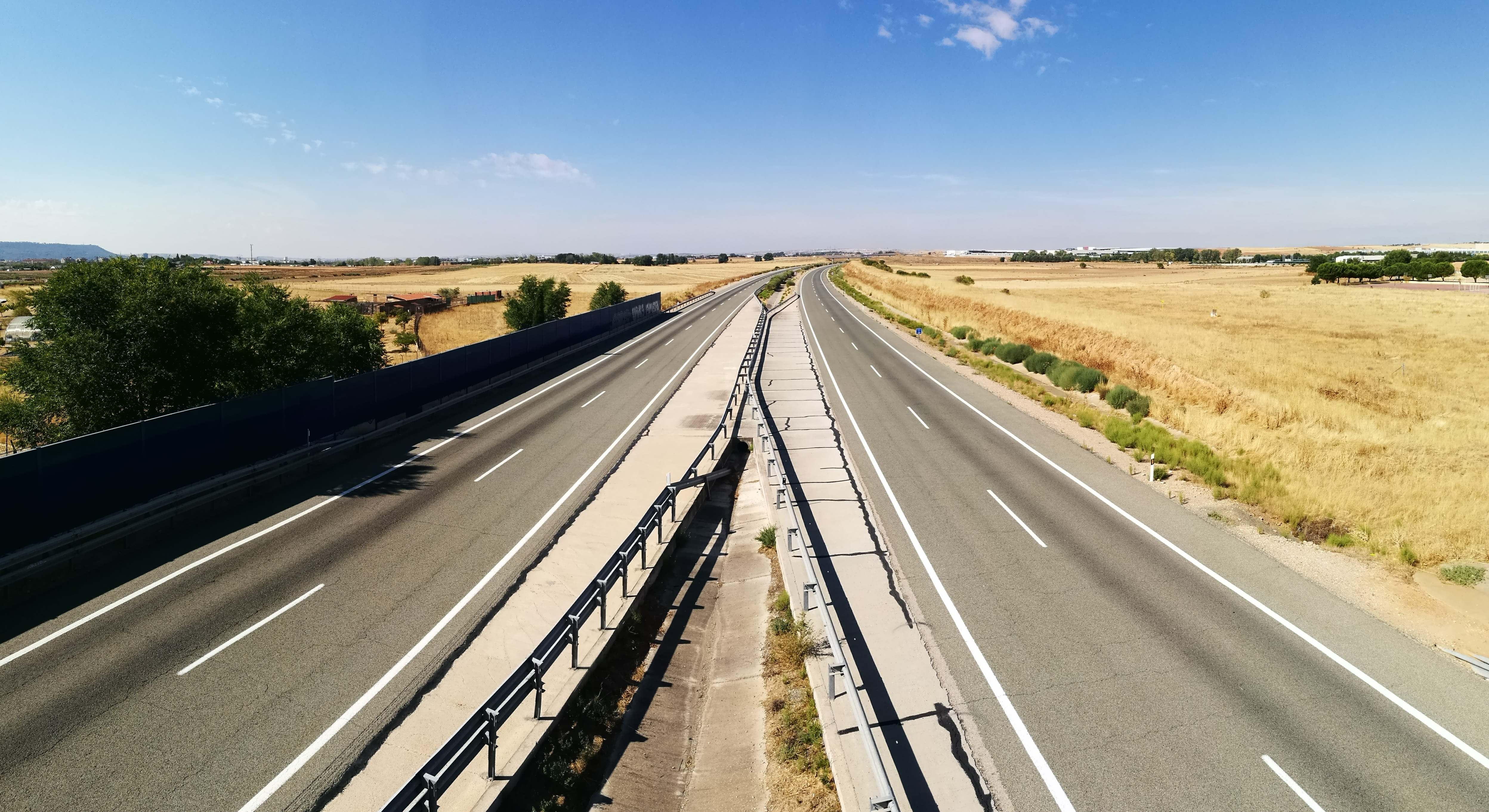 Autopista radial 2 de Madrid (R-2). / Fernando Villar