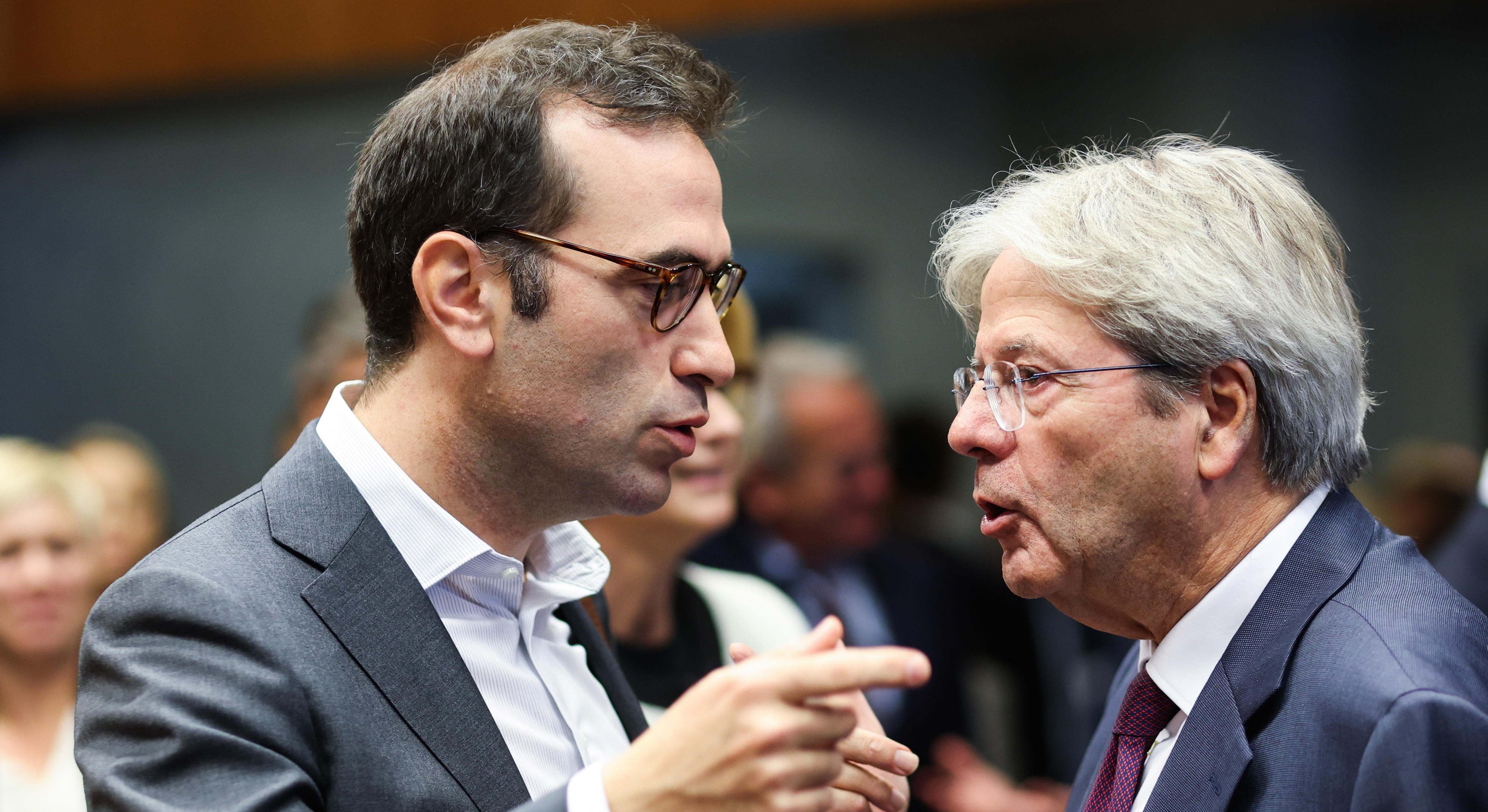 El ministro de Economía, Carlos Cuerpo y el comisario de Economía, Paolo Gentiloni.