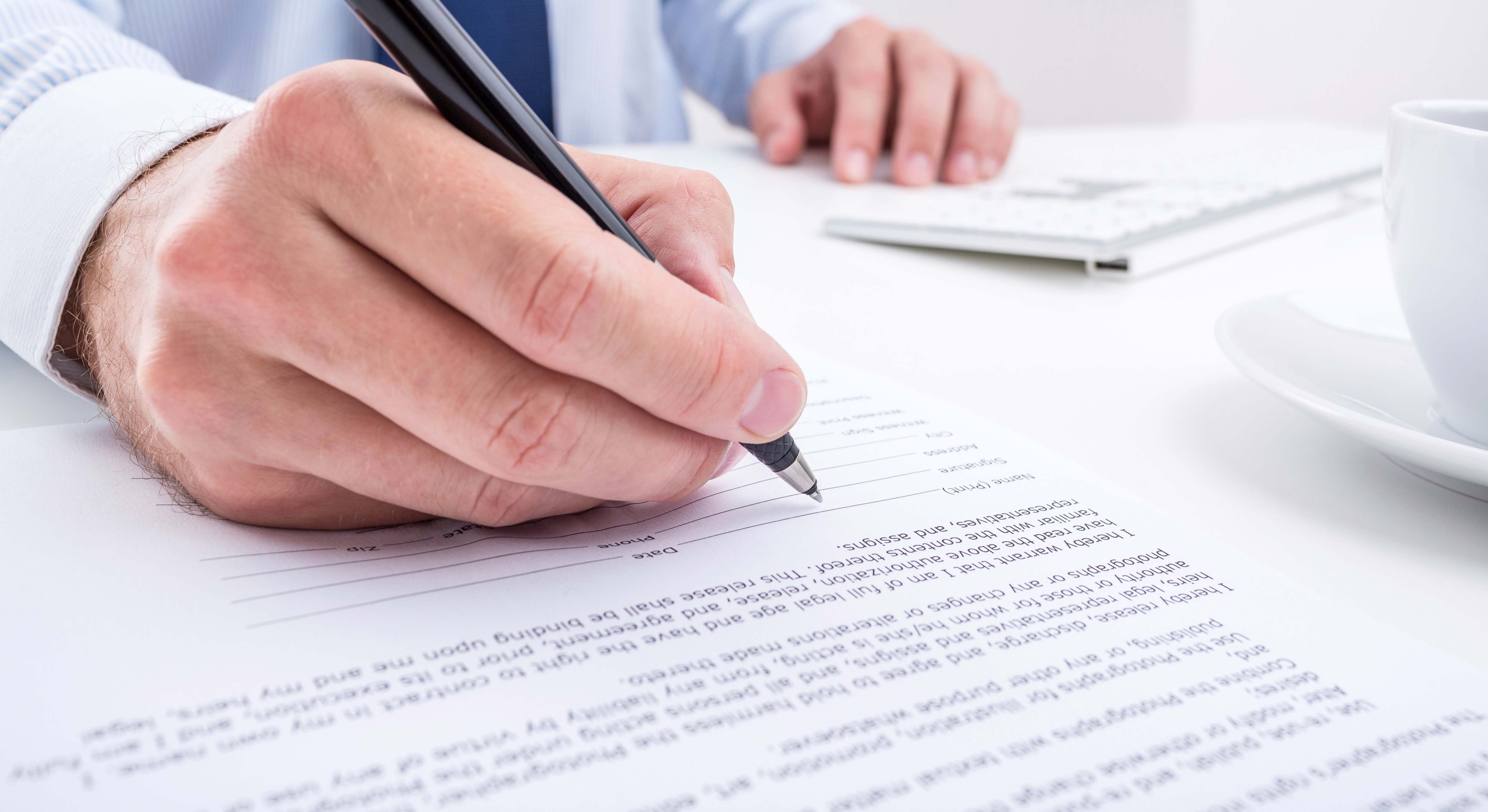 Firma de una póliza