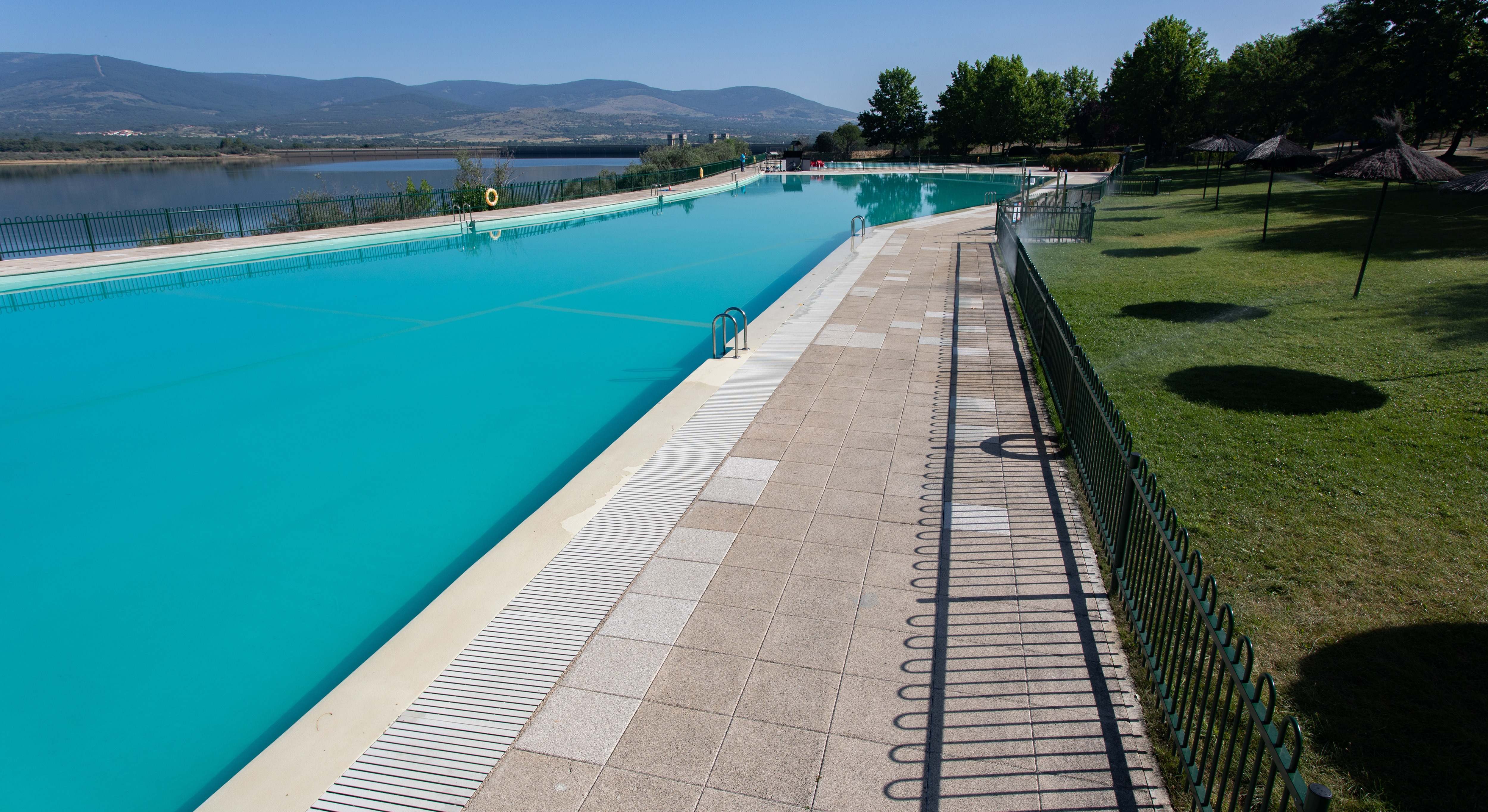 La mejor piscina natural que se puede encontrar muy cerca de Madrid: un plan ideal para un día de verano en familia