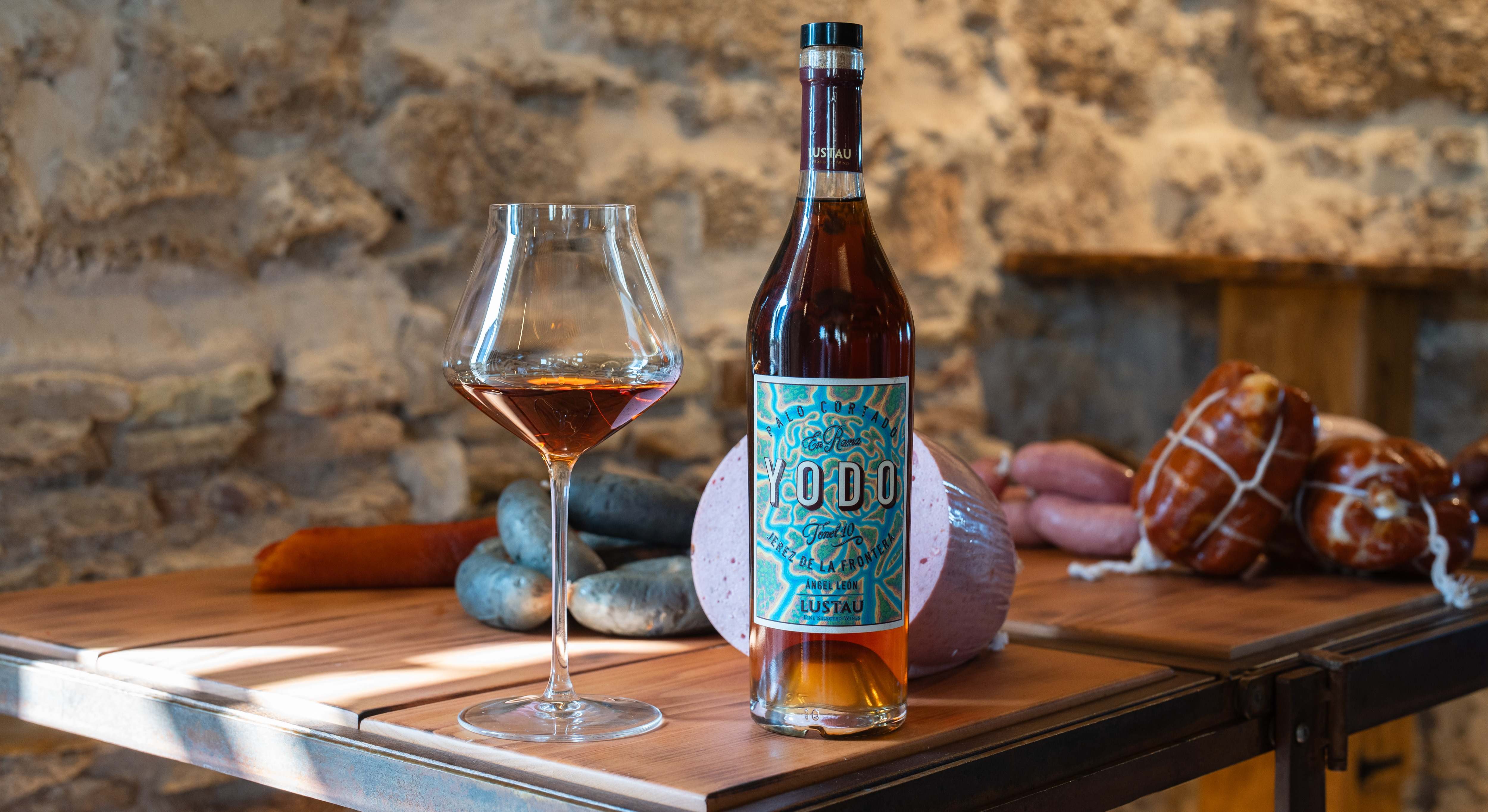 Botella del nuevo YODO Palo Cortado. YODO