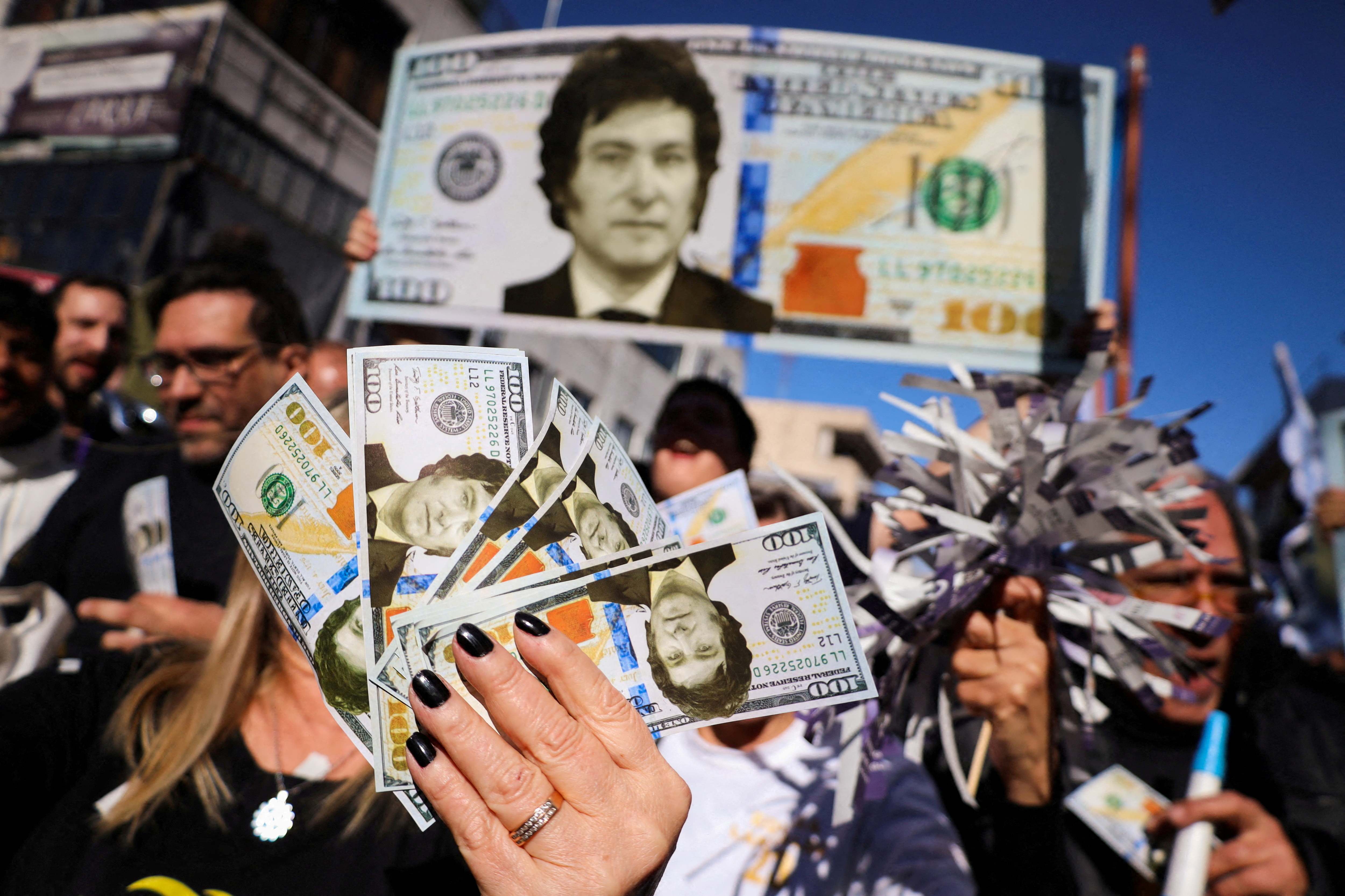 Javier Milei dólares argentina buenos aires