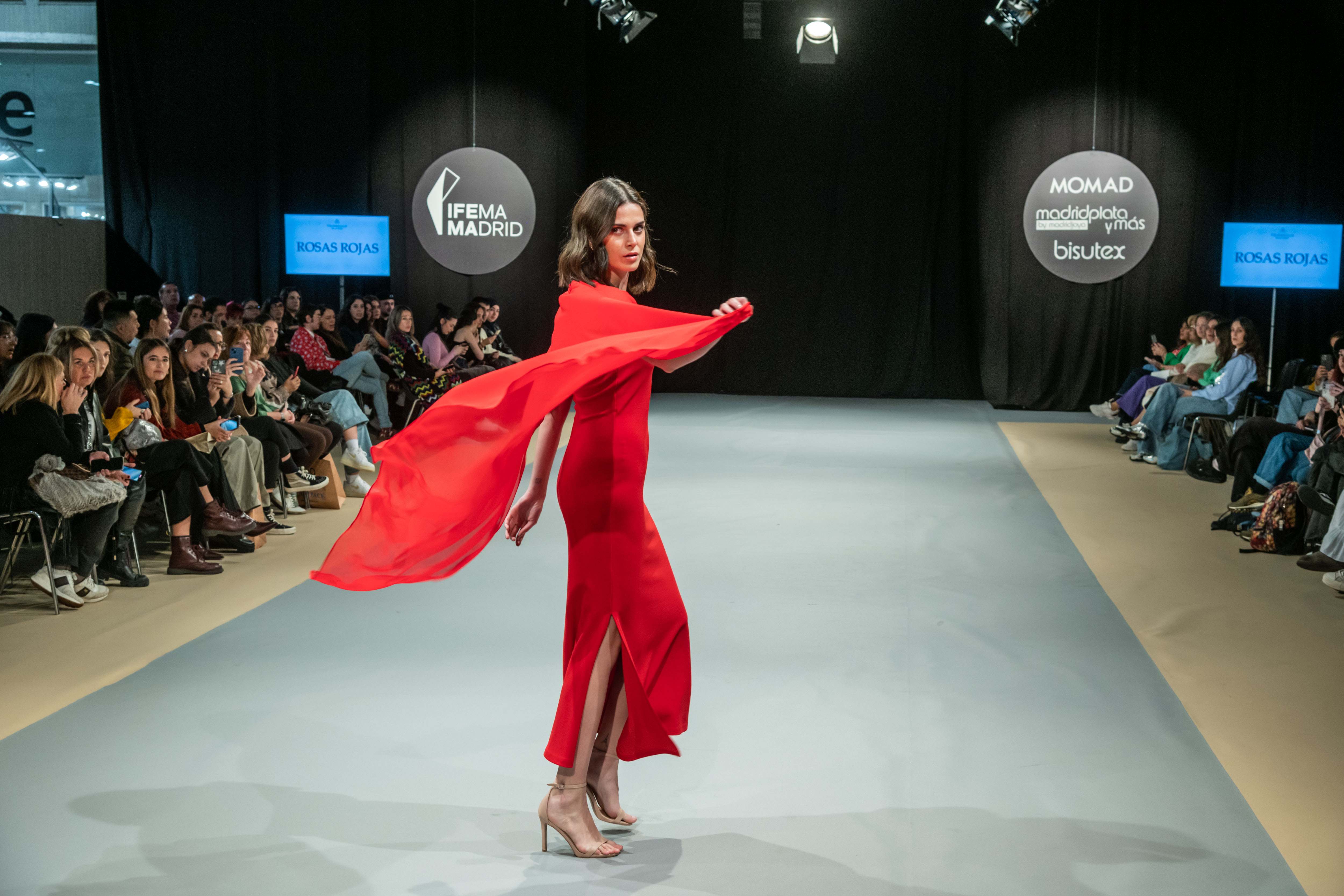 Desfile del Momad