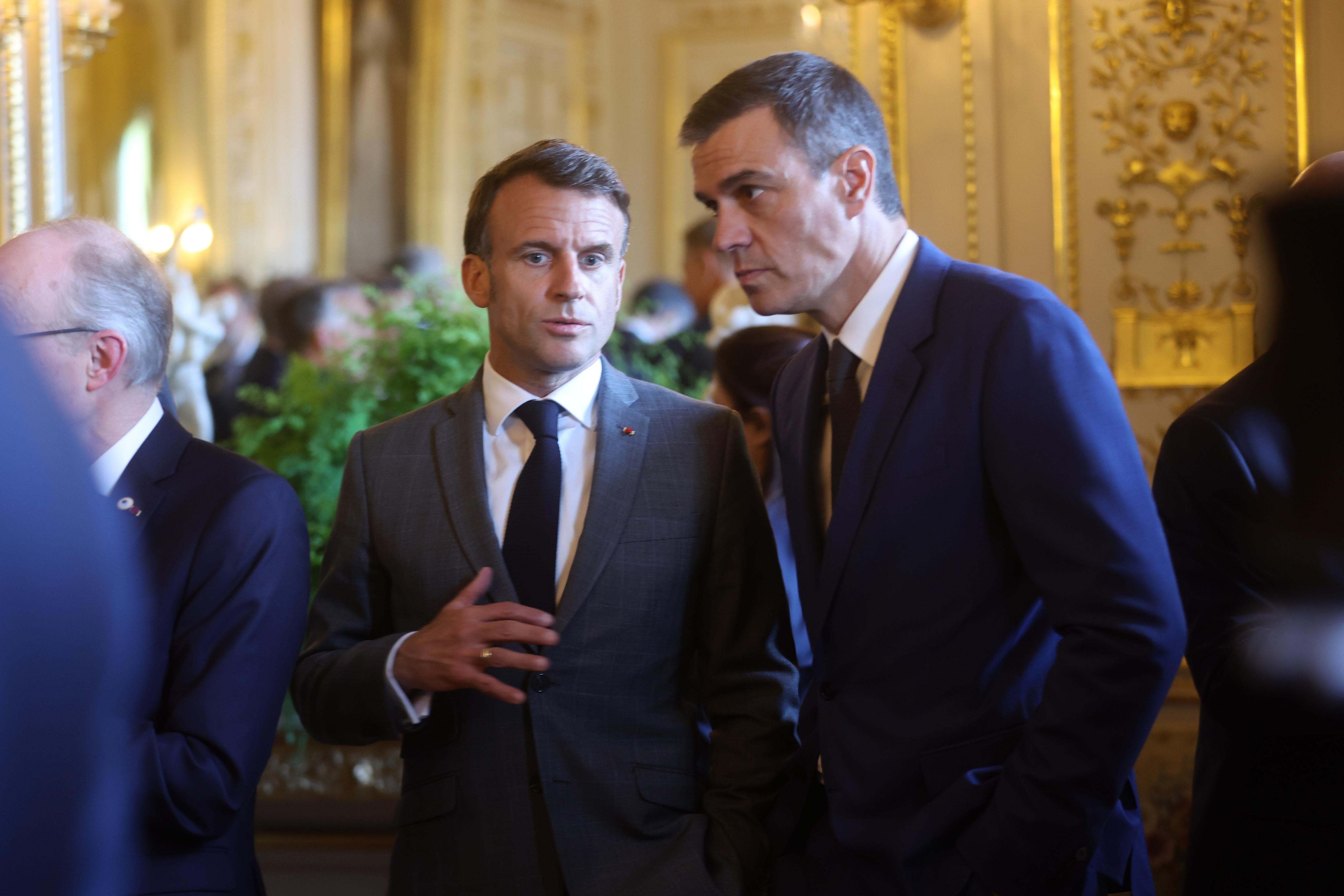El presidente de Francia, Emmanuel Macron y el presidente del Gobierno, Pedro Sánchez.