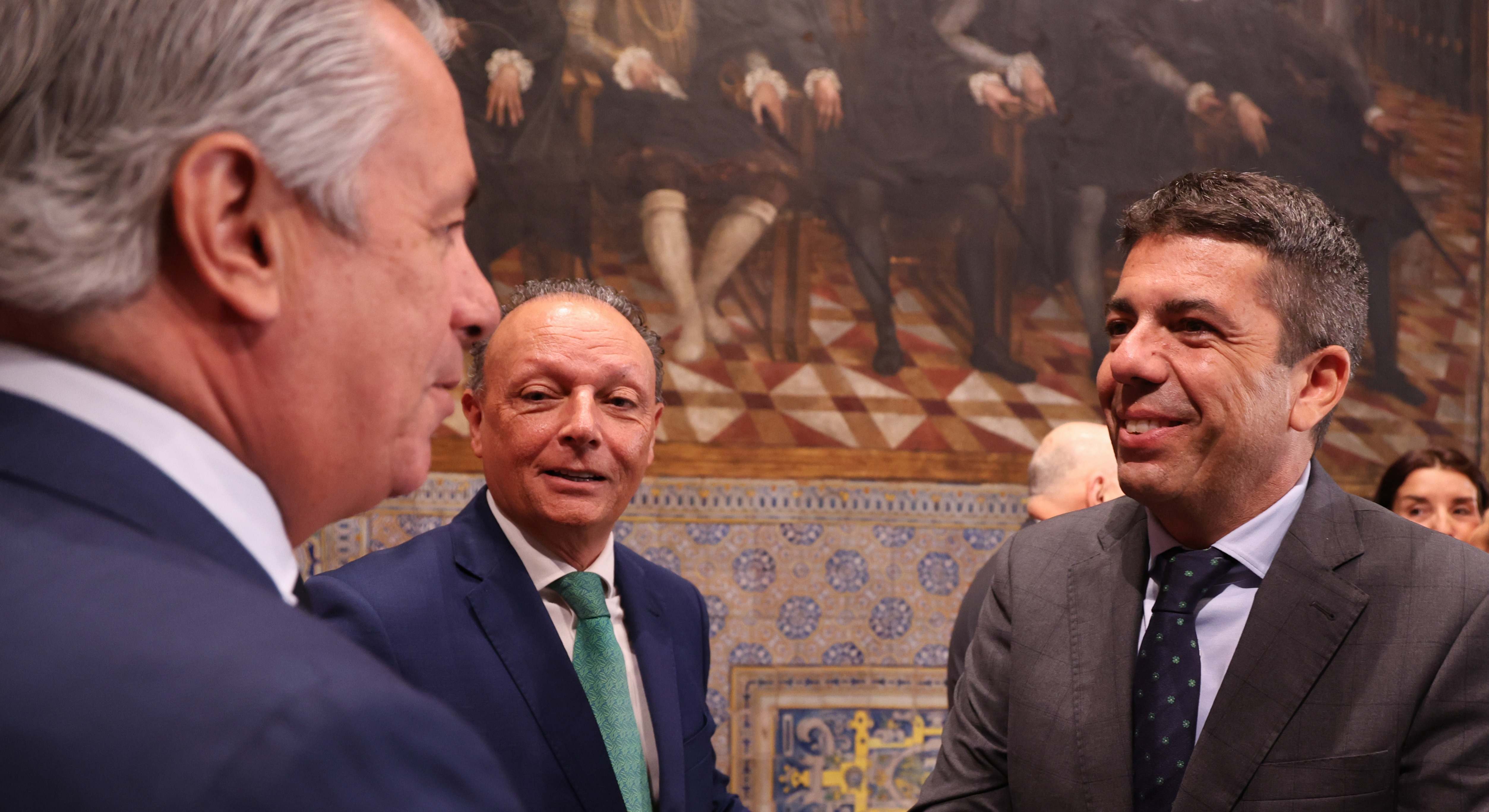 Mazón con Diego Lorente de AVE y el presidente de CEV, Salvador Navarro.