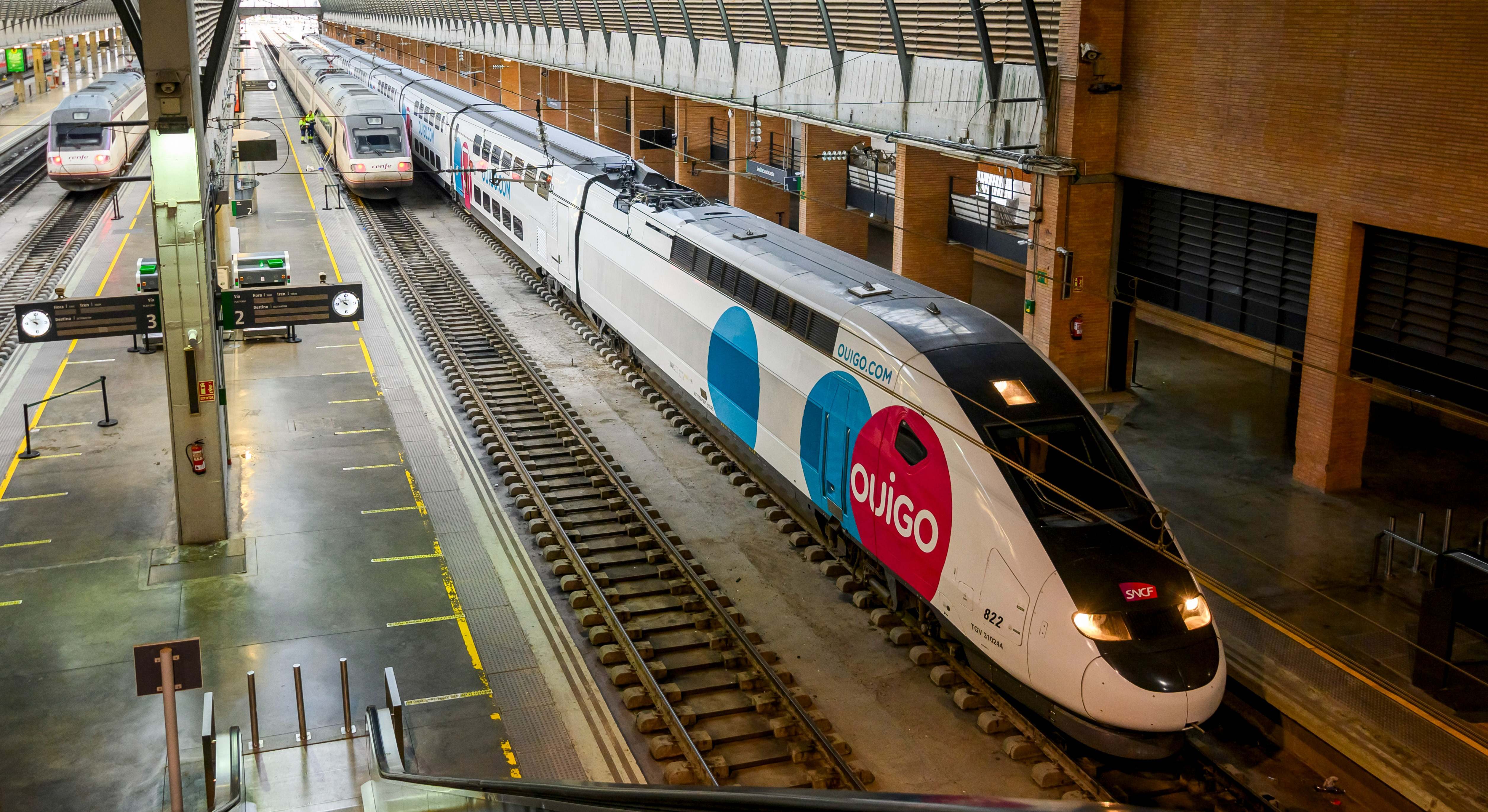 Tren de Ouigo en Sevilla-Santa Justa. / Foto: EFE