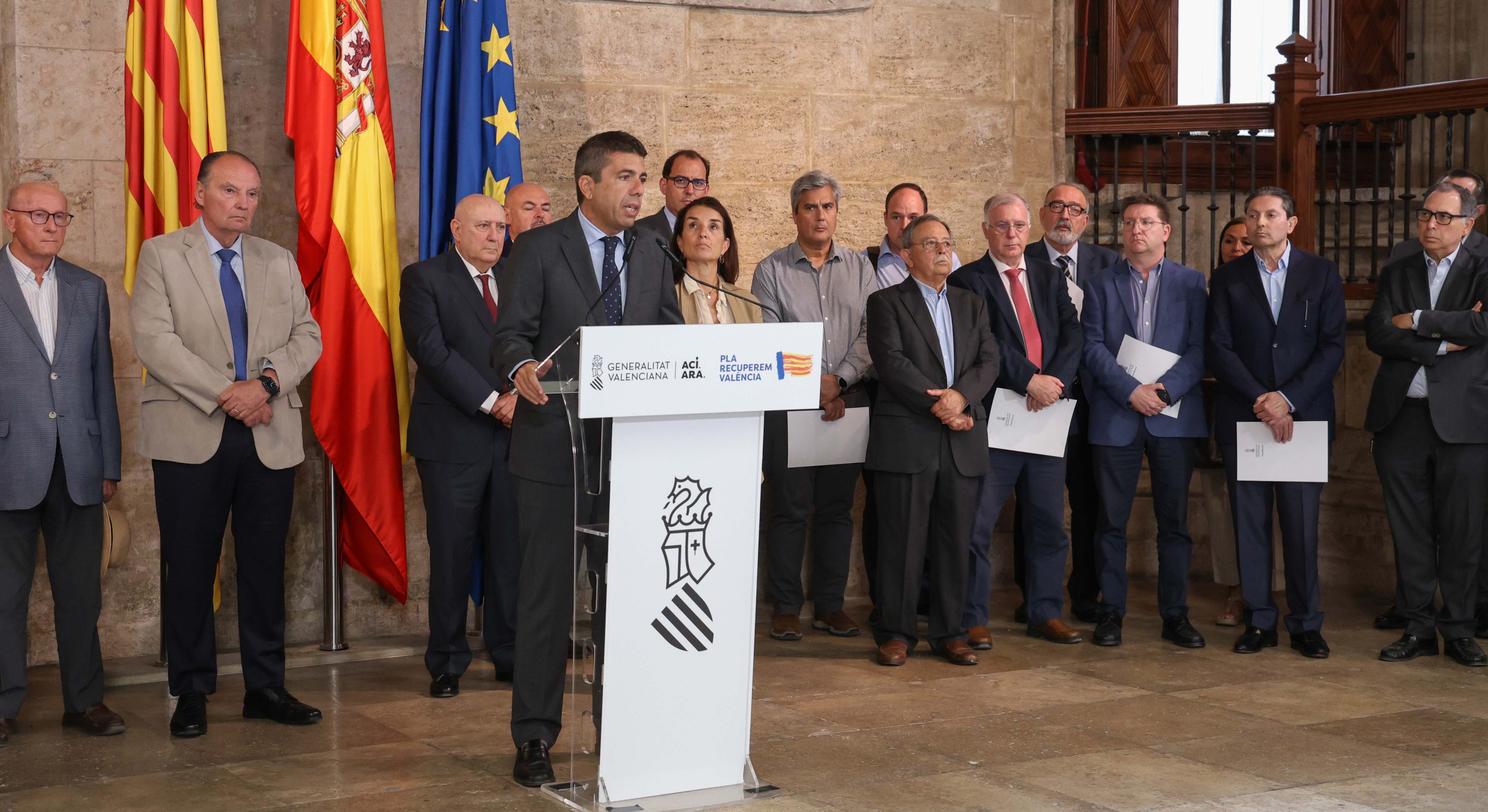 Mazón, con varias asociaciones empresariales.