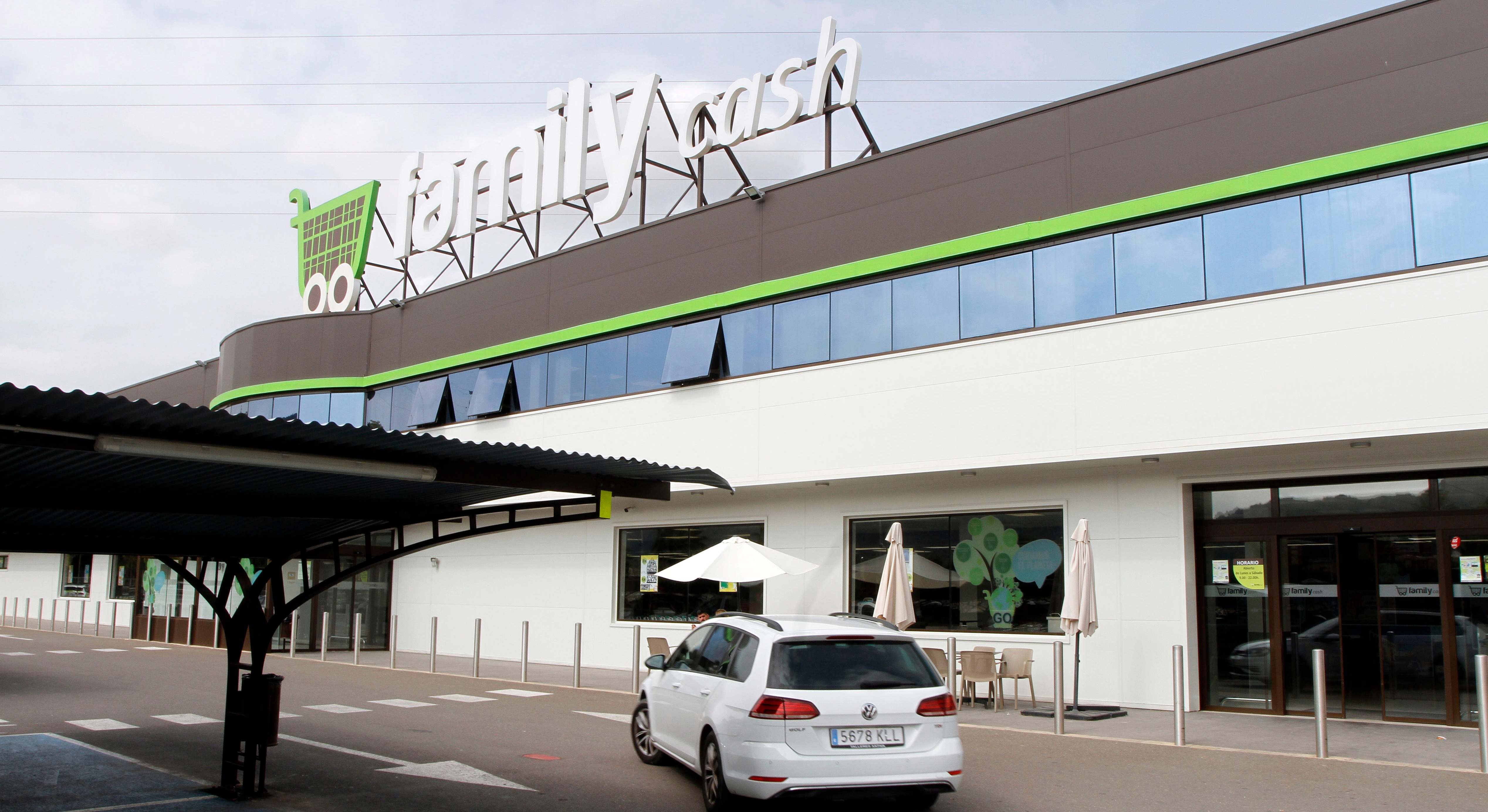 Hipermercado de Family Cash.