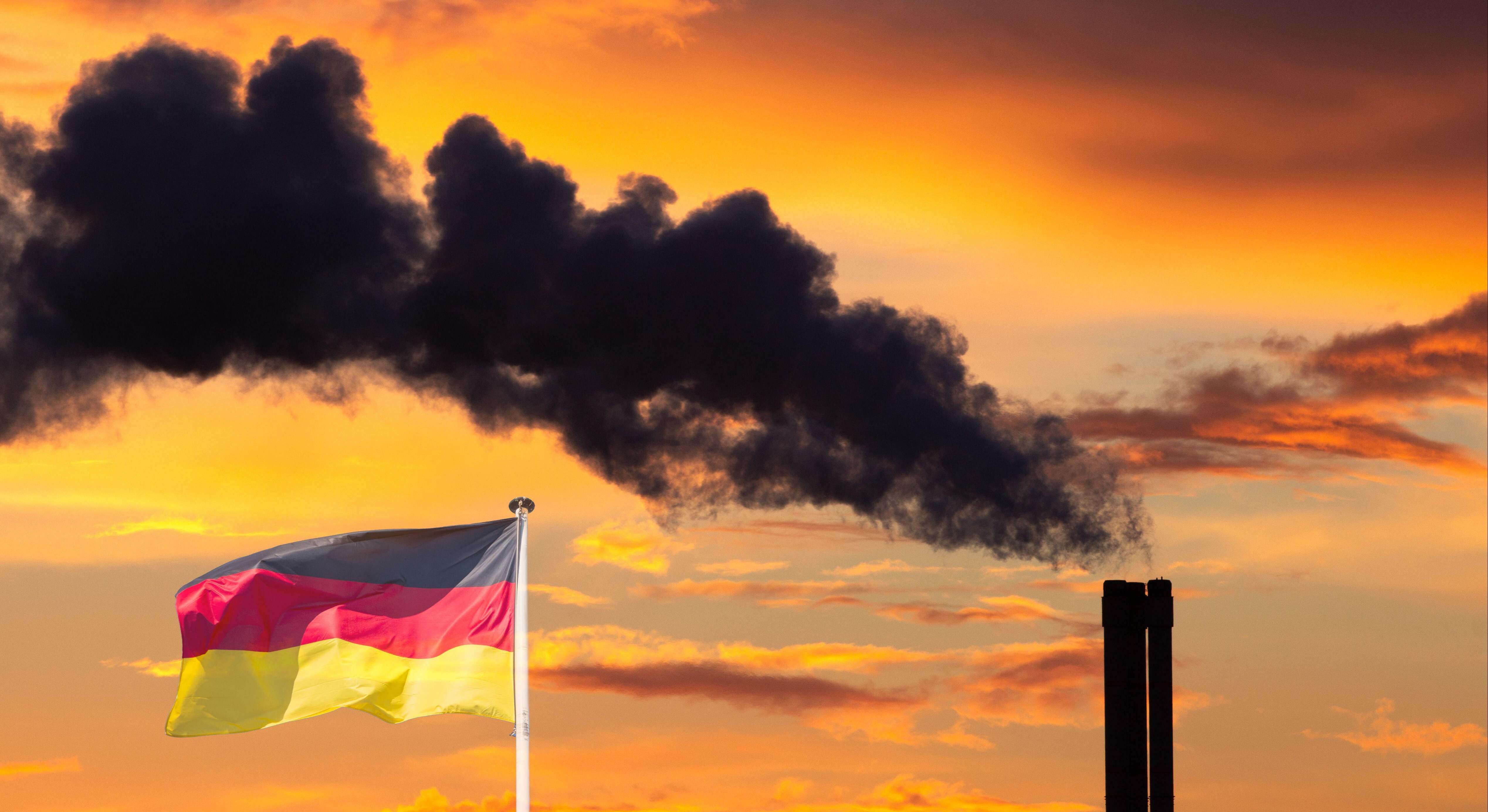 Bandera alemana en una fábrica